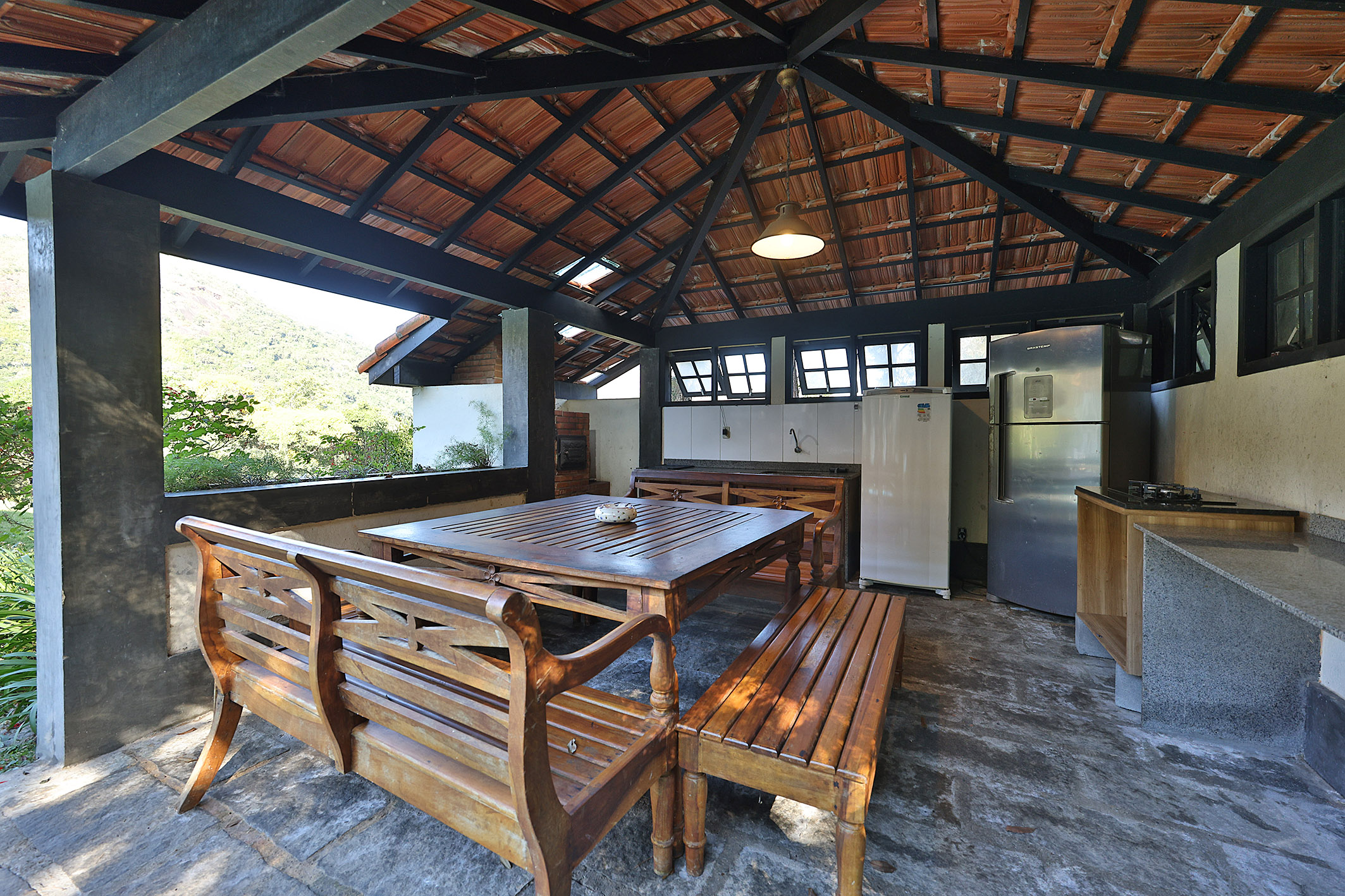  Mountain retreat with comprehensive leisure amenities and guest accommodations - 物件實景