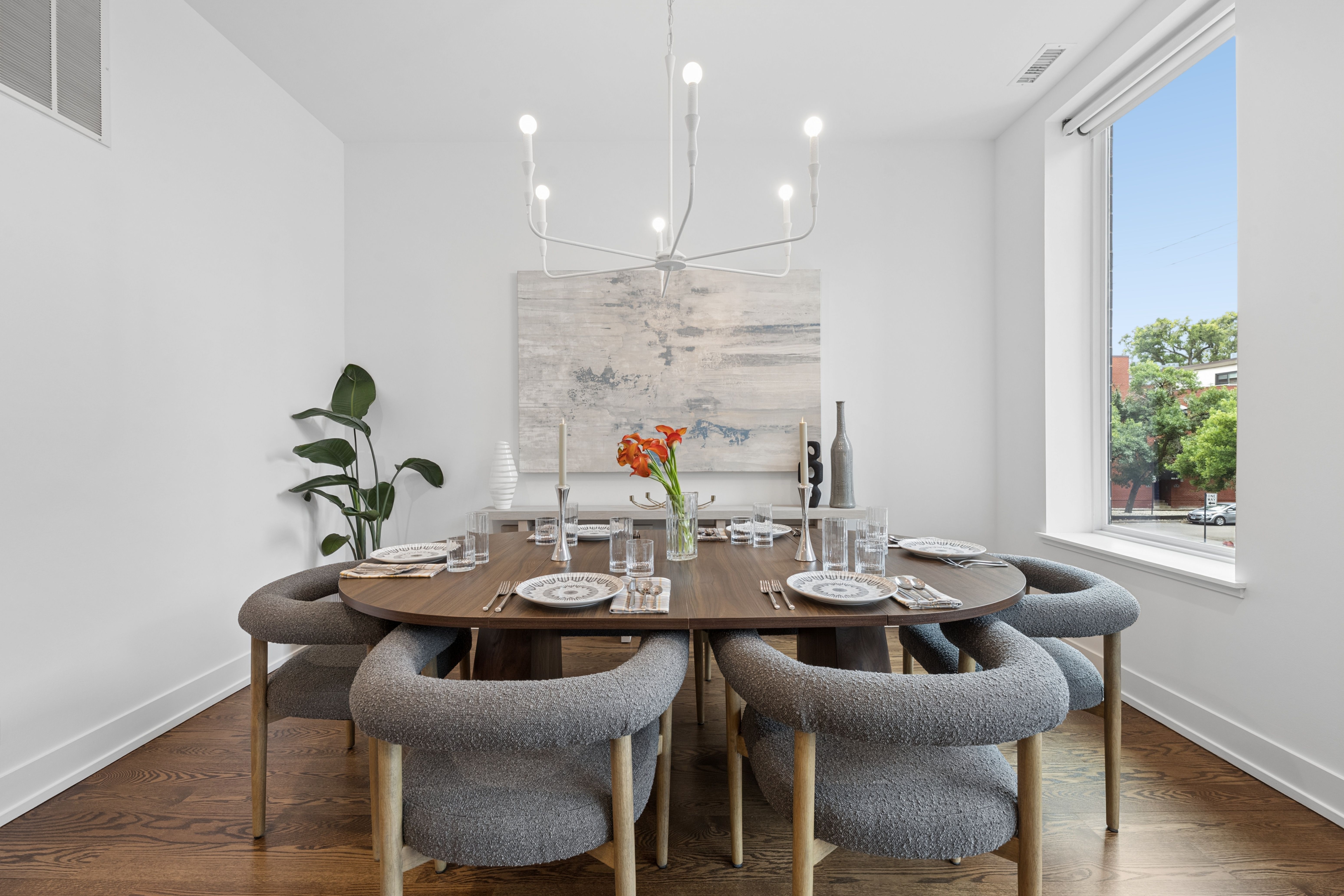  Sophisticated Three-bedroom, Two-bath Residence - 物件實景