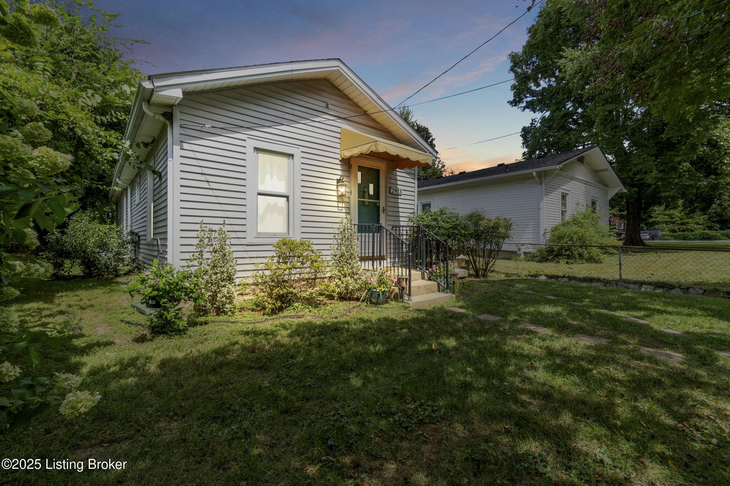 Lindsay Ave, Louisville, KY 40206