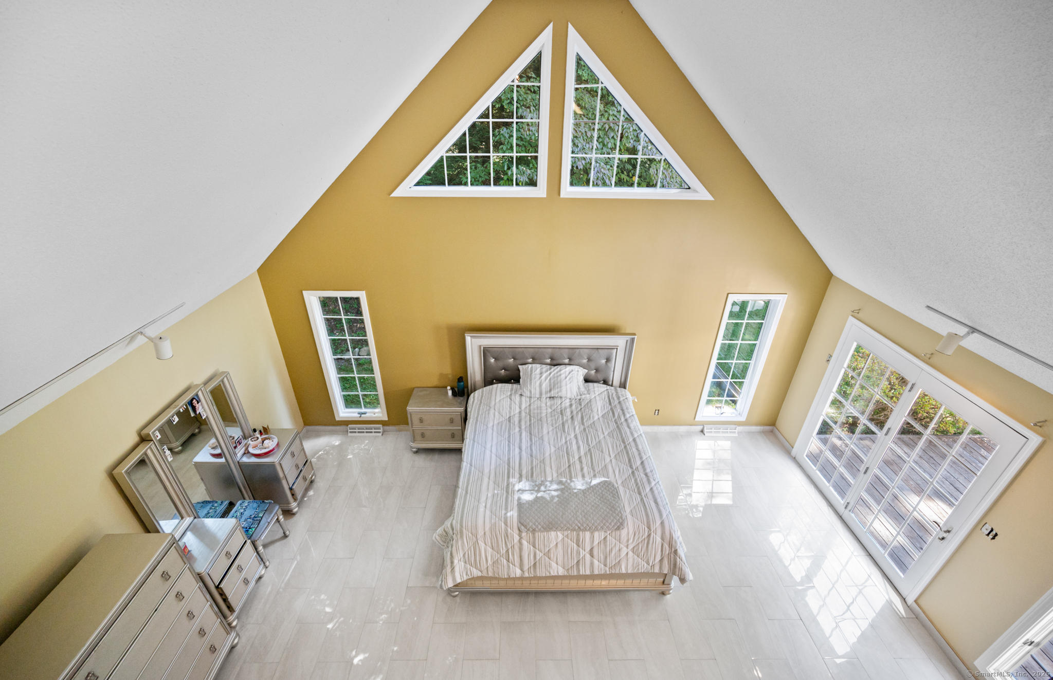Avon, Connecticut, 06001, United States, 5 Bedrooms Bedrooms, ,5 BathroomsBathrooms,Residential,For Sale,1942317