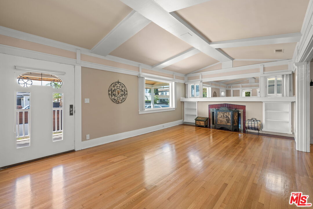 Inglewood, California, 90301, United States, 4 Bedrooms Bedrooms, ,Residential,For Sale,1993499