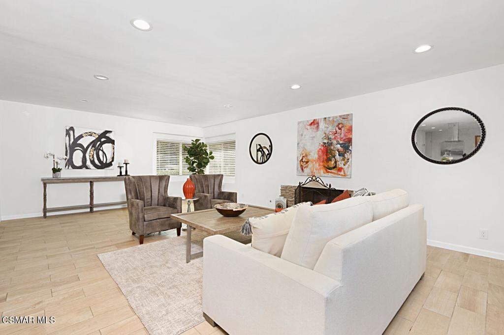 Thousand Oaks, California, 91362, United States, 4 Bedrooms Bedrooms, ,3 BathroomsBathrooms,Residential,For Sale,1990954