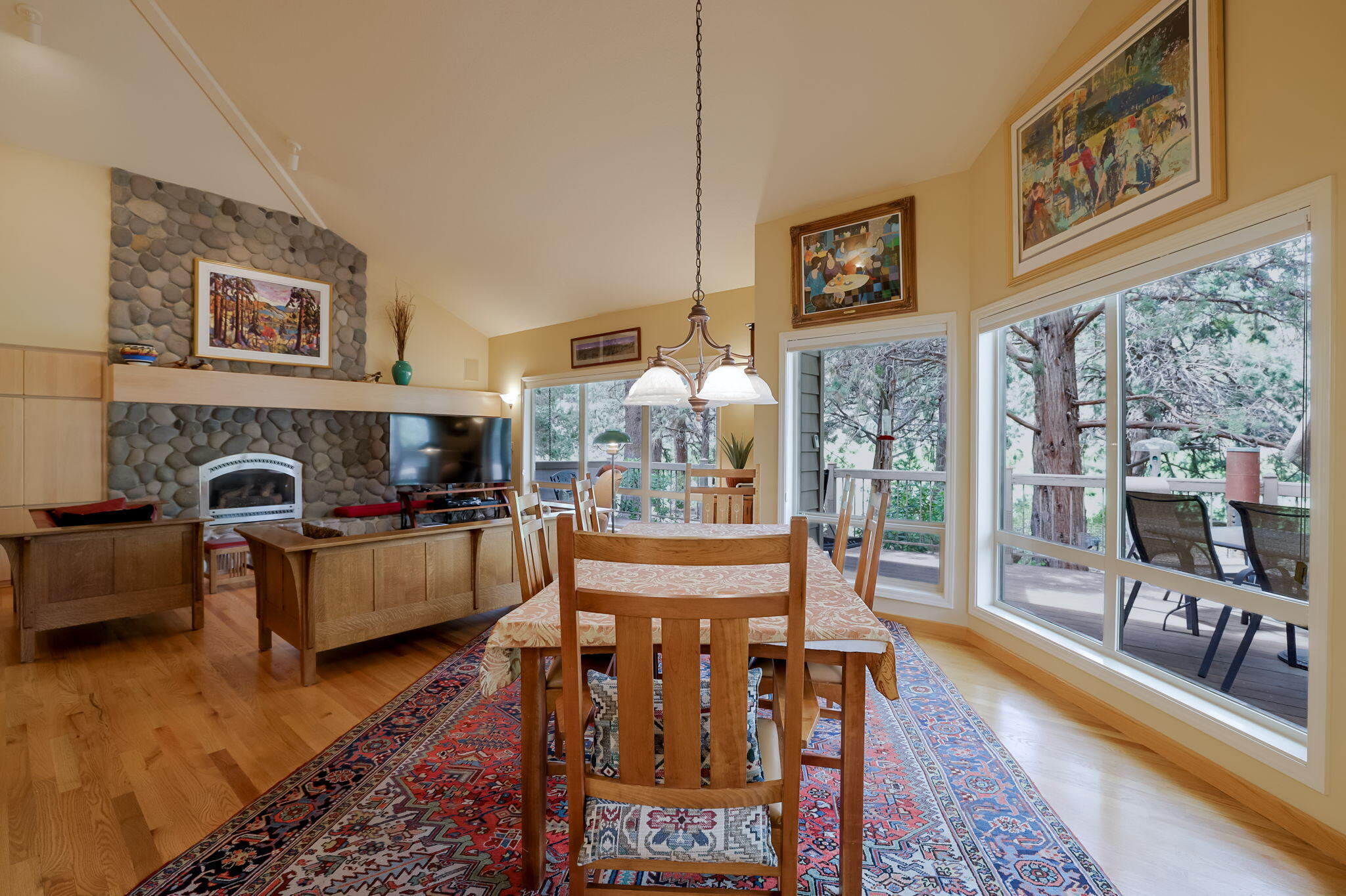 Bend, Oregon, 97703, United States, 3 Bedrooms Bedrooms, ,3 BathroomsBathrooms,Residential,For Sale,1911486