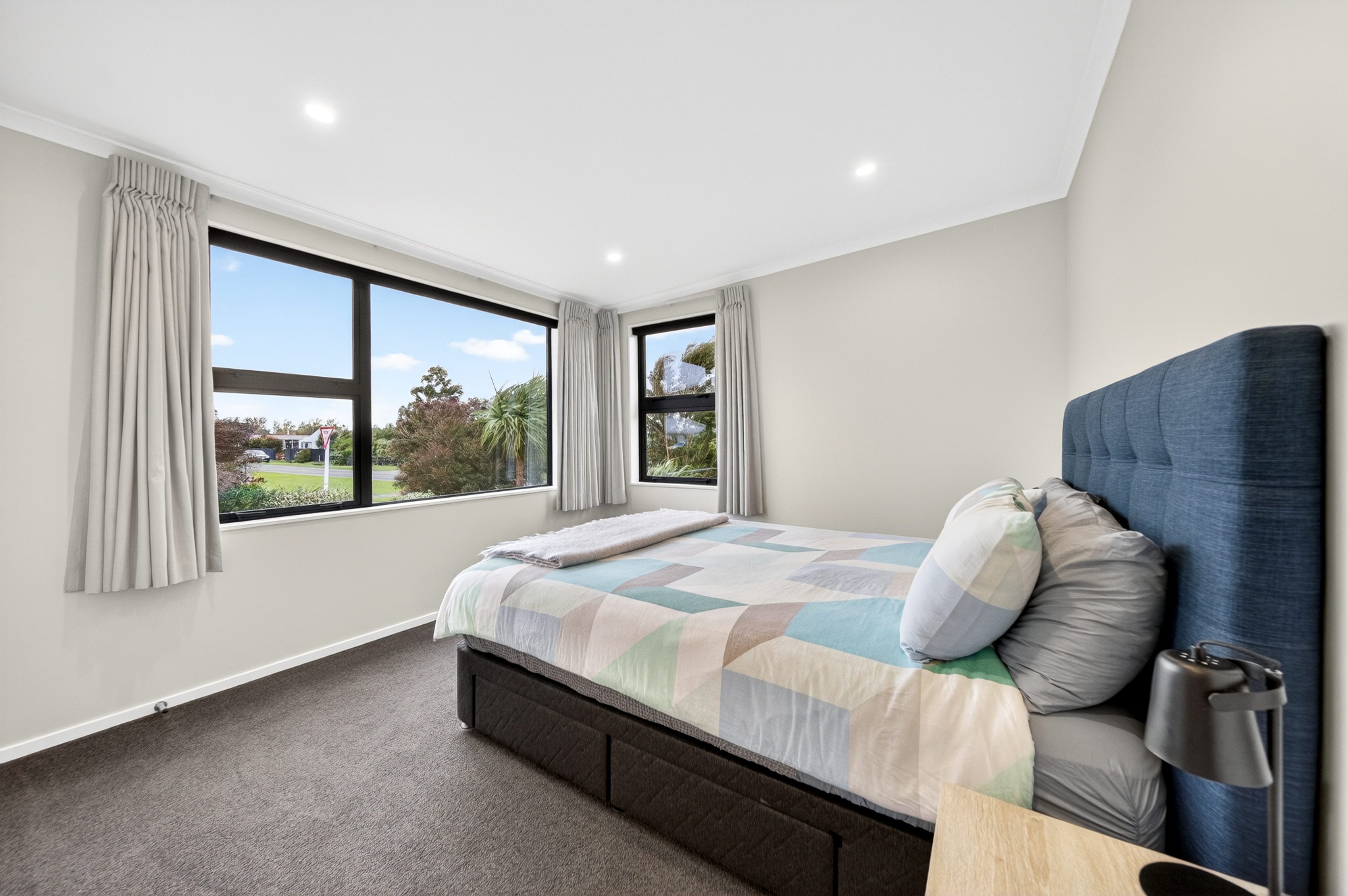  Bright, Modern Living with Private Appeal - 物件實景