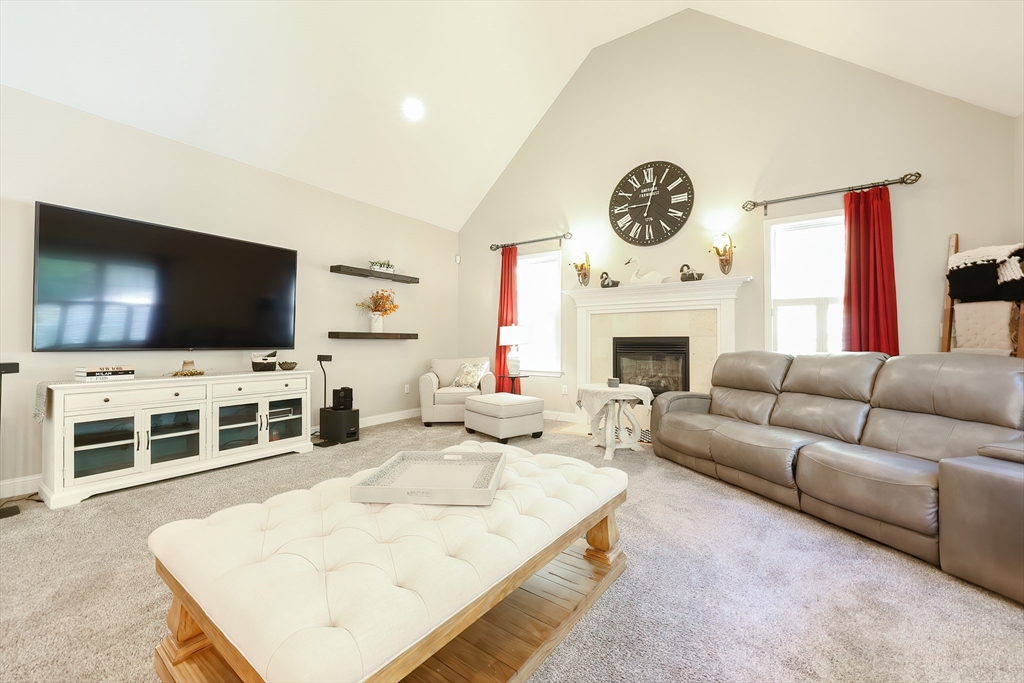 Northbridge, Massachusetts, 01534, United States, 4 Bedrooms Bedrooms, ,2 BathroomsBathrooms,Residential,For Sale,1977320