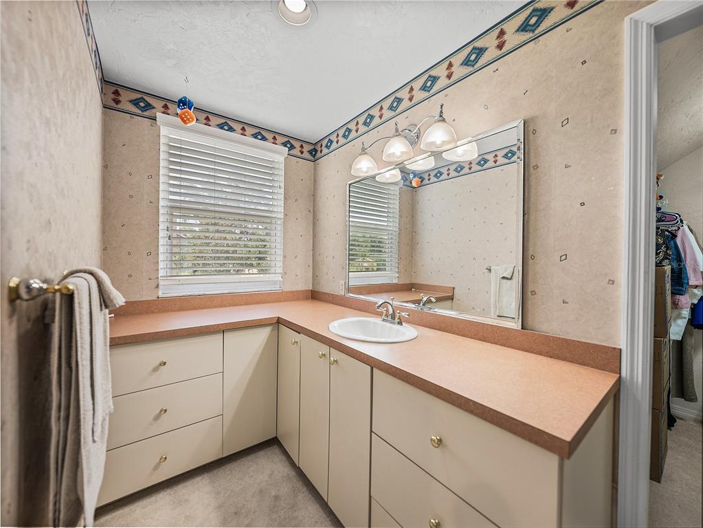 Winter Haven, Florida, 33884, United States, 3 Bedrooms Bedrooms, ,4 BathroomsBathrooms,Residential,For Sale,1895737