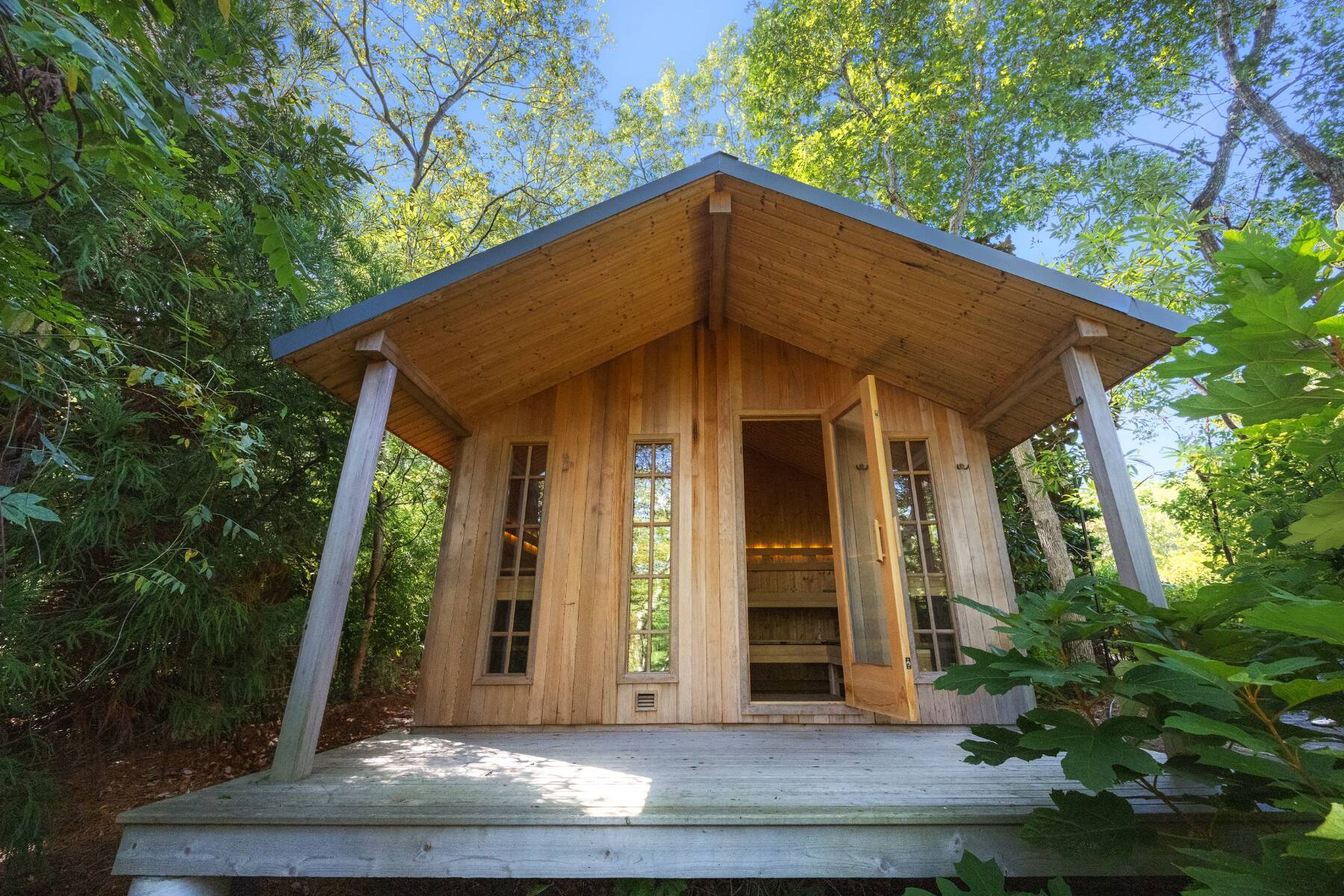  Dazzling East Hampton Compound Featured in Architectural Digest - 物件實景