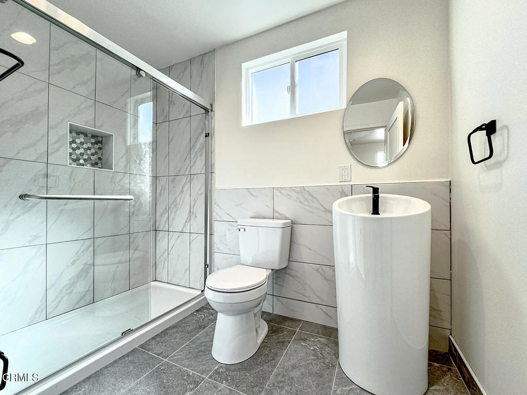 Los Angeles, California, 90036, United States, ,Residential,For Sale,1730001