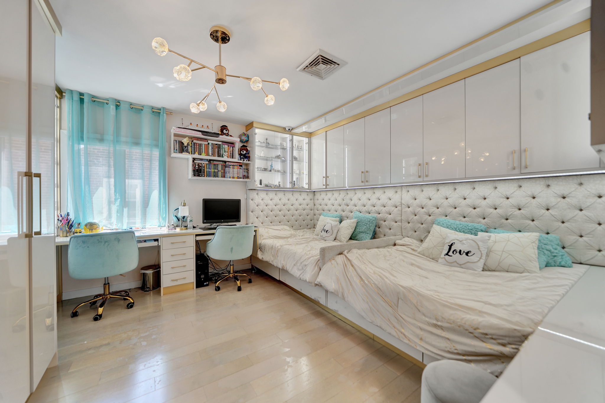  180-15 Aberdeen Road, Jamaica Estates, NY 11432 - 物件實景