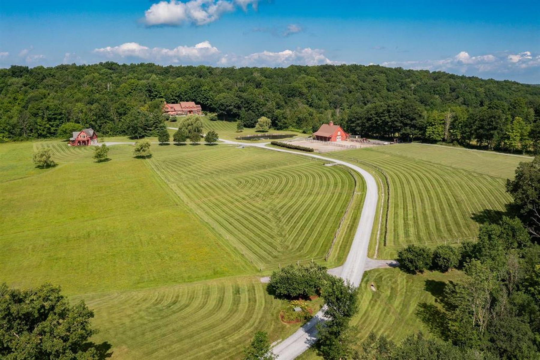  450 & 451 Red Truck Lane - 物件實景