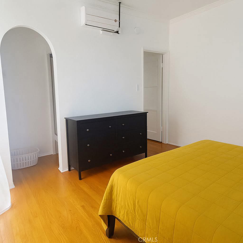Los Angeles, California, 90019, United States, ,Residential,For Sale,1905705