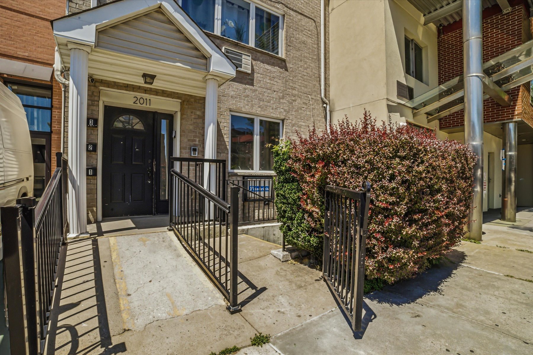  2011 Colonial Avenue, Bronx, NY, 10461 - 物件實景