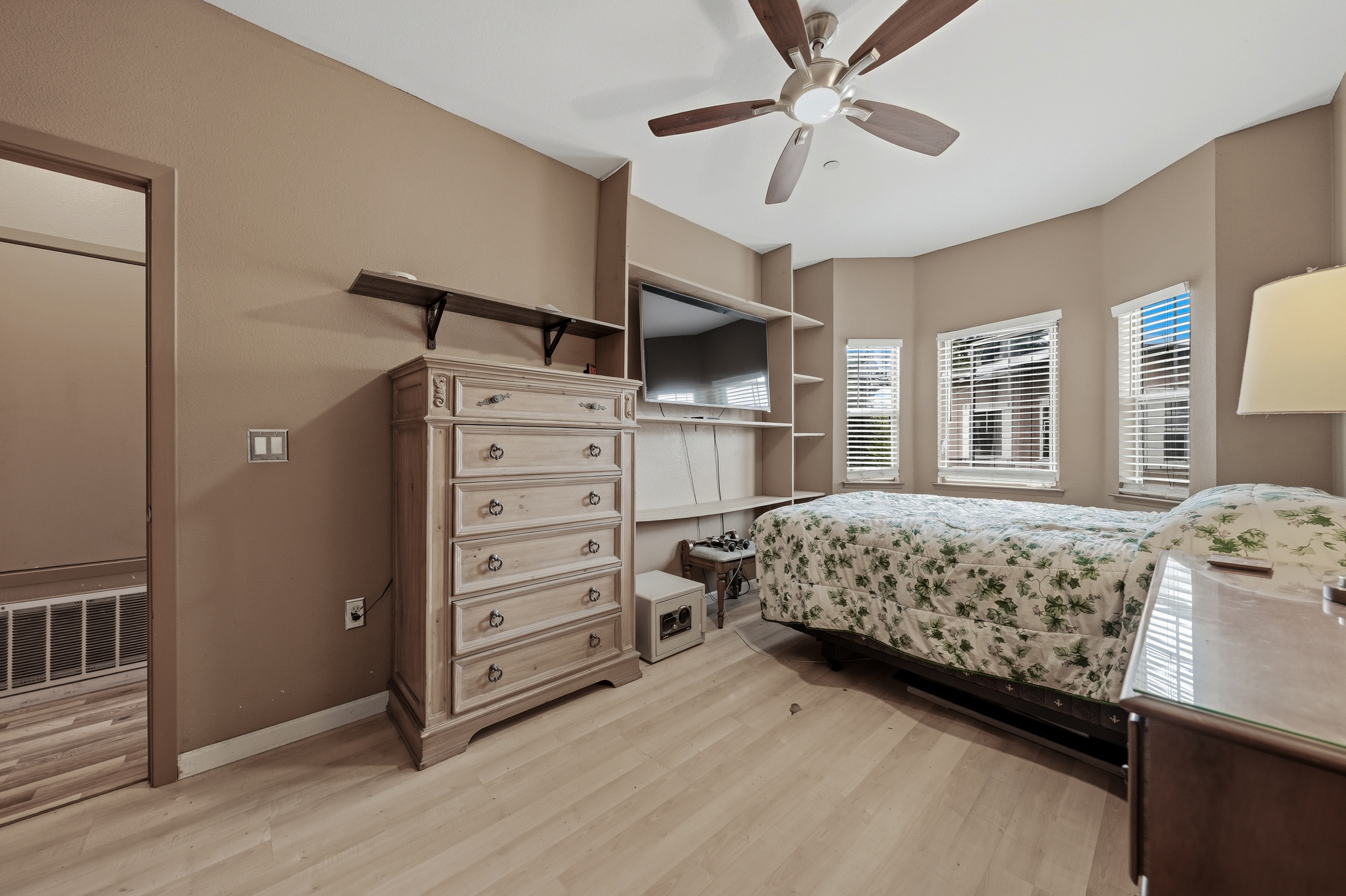  Rare Opportunity in Valley Oak Villas - 物件實景