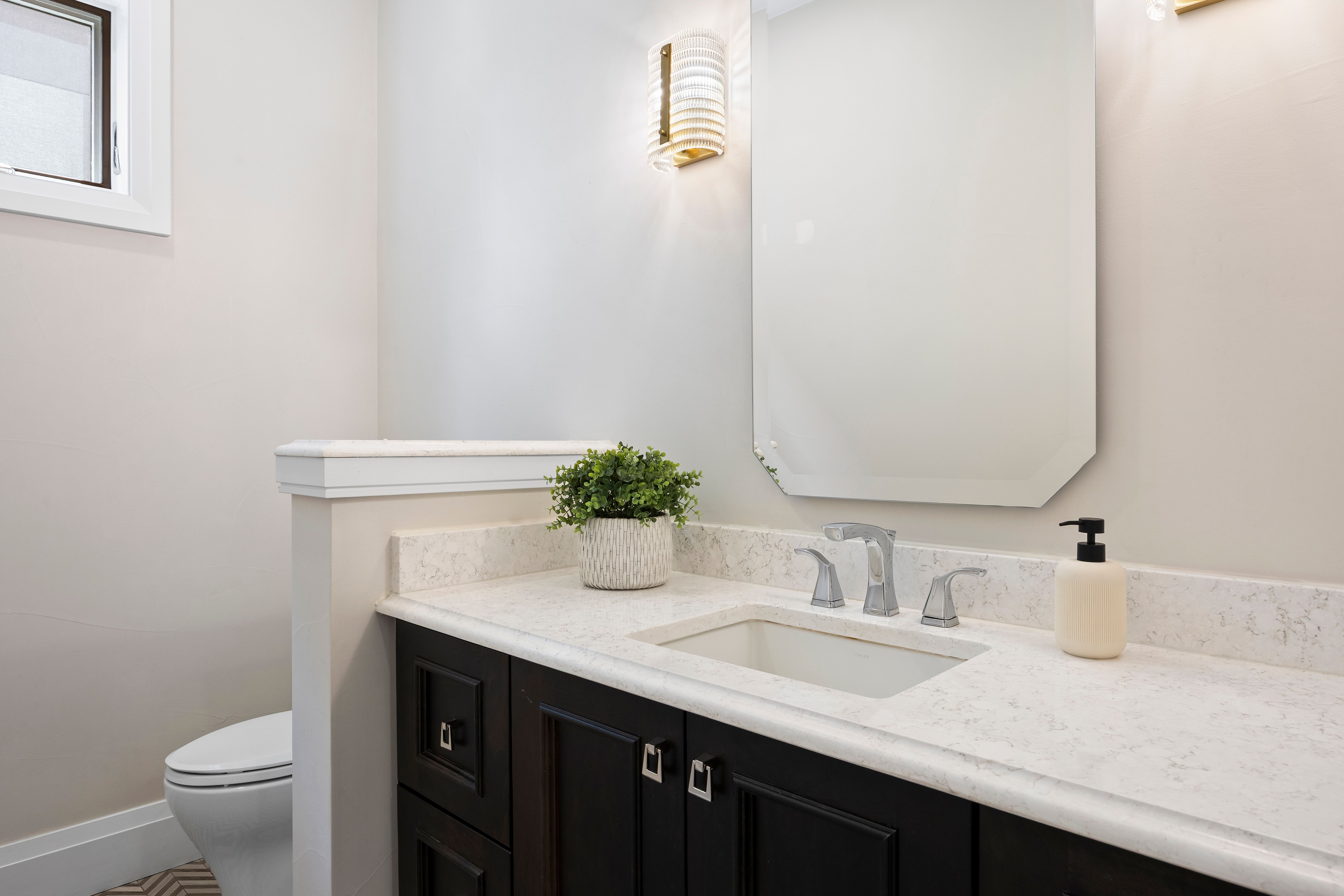  Exceptional Contemporary Move-In Ready Designed For Modern Living - 物件實景