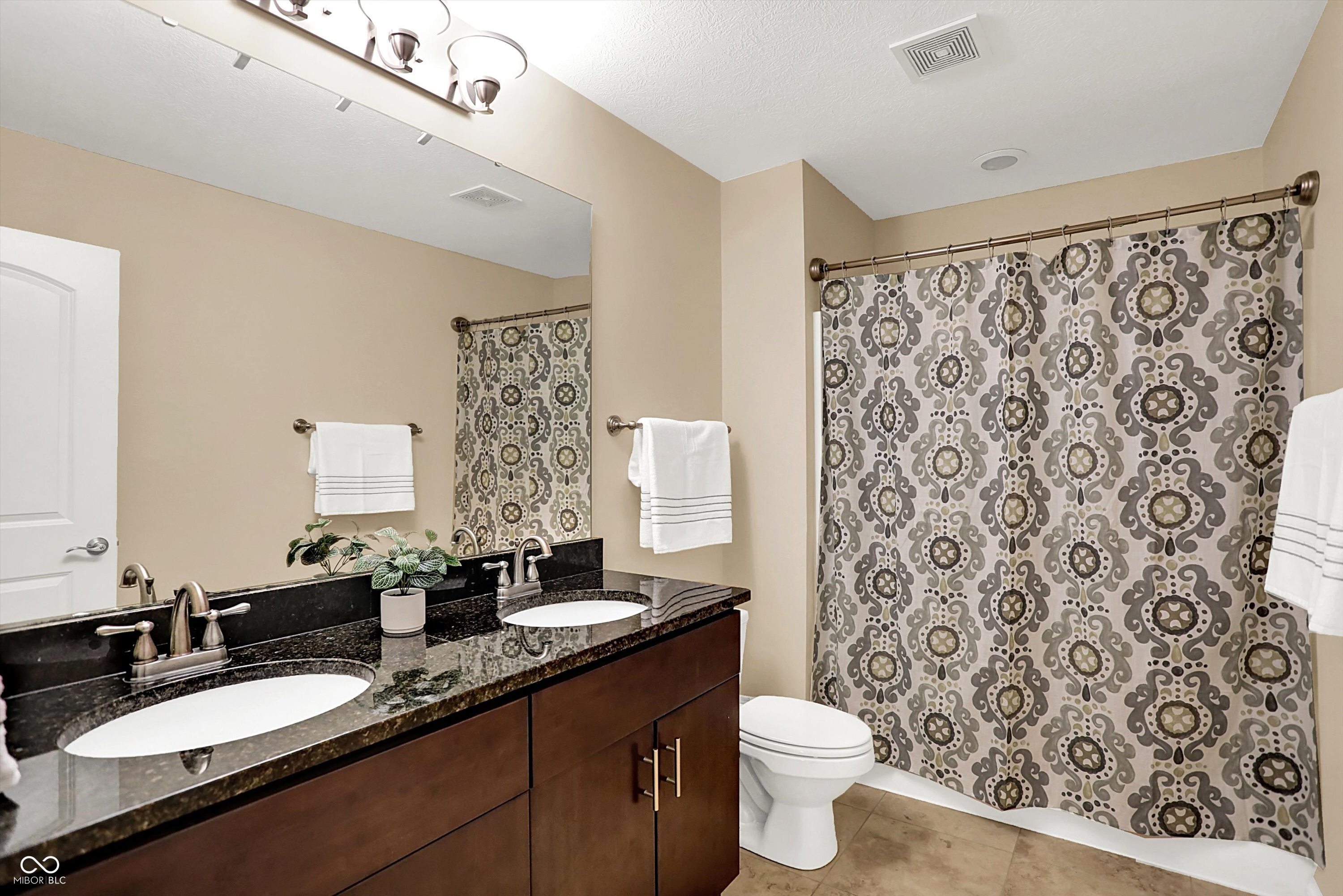 Brownsburg, Indiana, 46112, United States, 3 Bedrooms Bedrooms, ,3 BathroomsBathrooms,Residential,For Sale,1921946