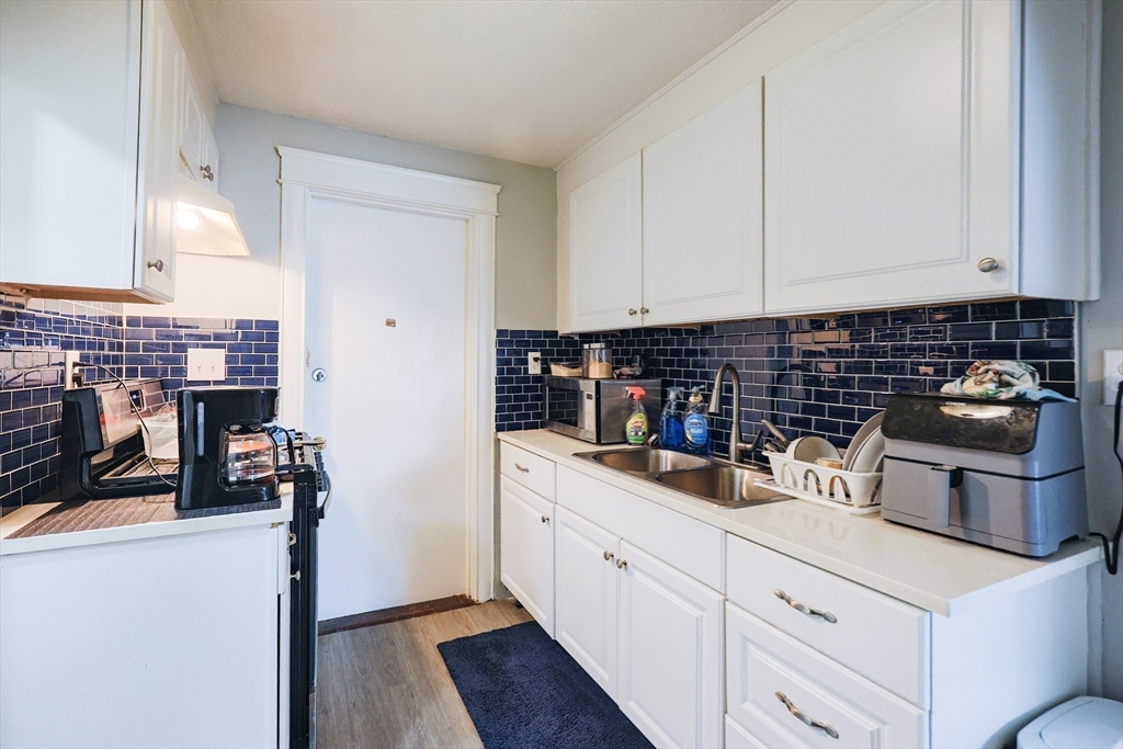 Fall River, Massachusetts, 02720, United States, 6 Bedrooms Bedrooms, ,3 BathroomsBathrooms,Residential,For Sale,2045216