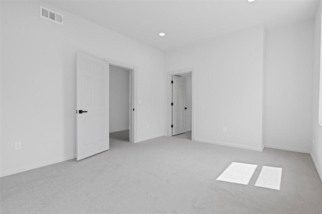 Lawrenceville, Pennsylvania, 15201, United States, 4 Bedrooms Bedrooms, ,4 BathroomsBathrooms,Residential,For Sale,1895769