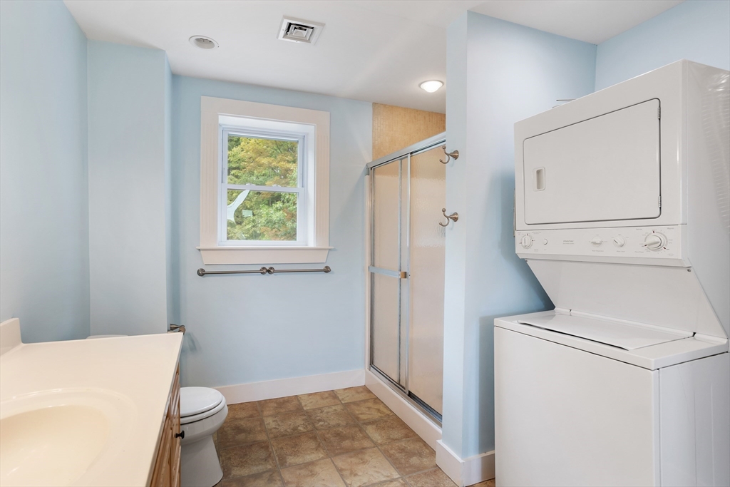 Groton, Massachusetts, 01450, United States, 3 Bedrooms Bedrooms, ,2 BathroomsBathrooms,Residential,For Sale,1983449