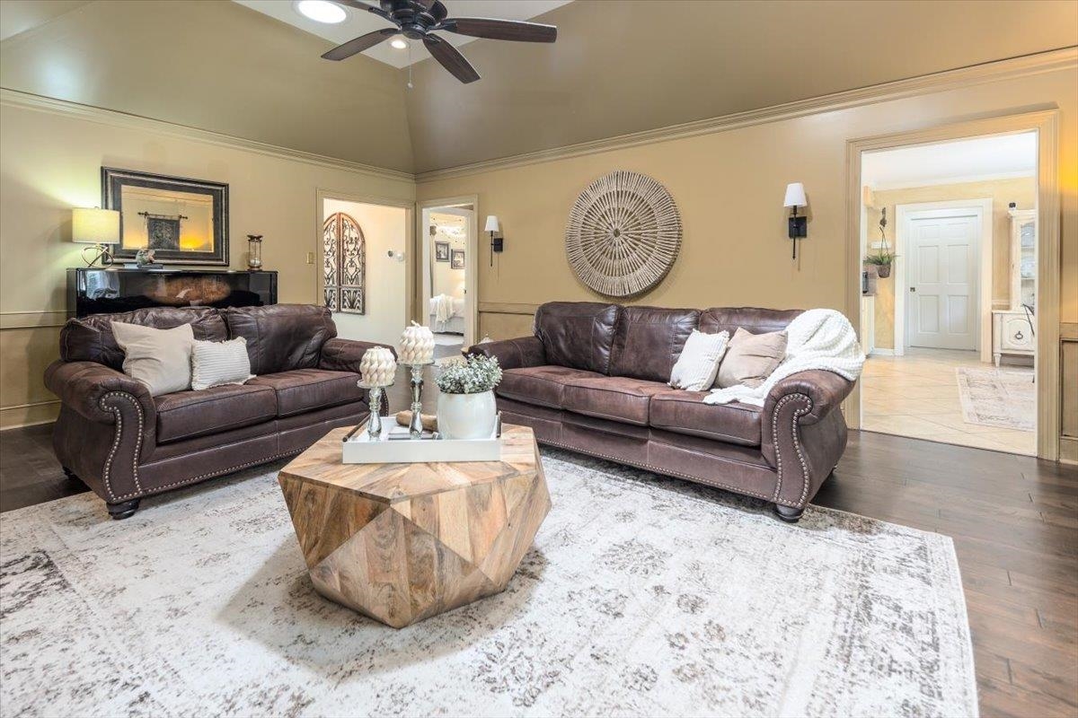 Collierville, Tennessee, 38017, United States, 4 Bedrooms Bedrooms, ,2 BathroomsBathrooms,Residential,For Sale,1911885