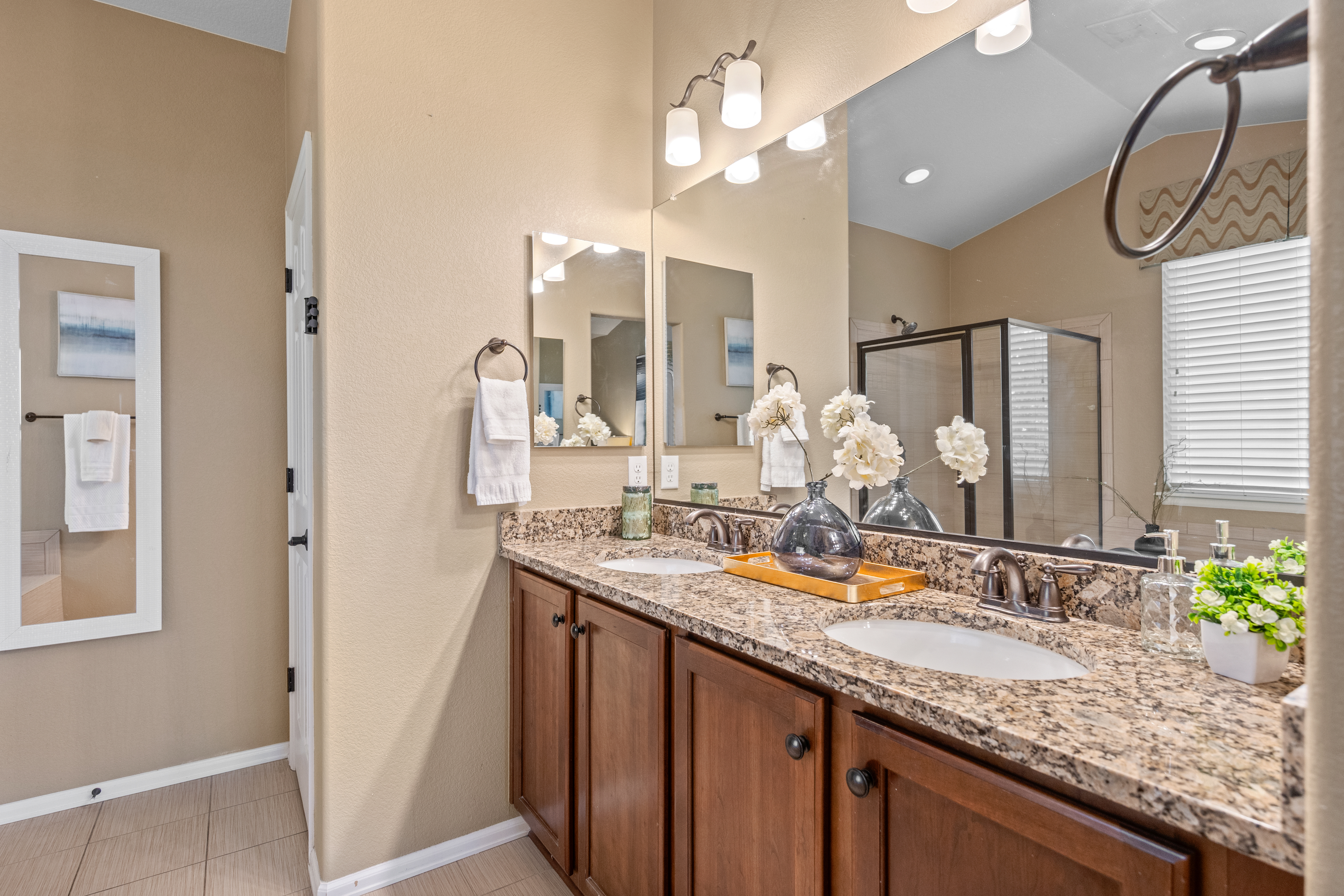  Experience elevated Colorado living in this exceptional ranch-style home. - 物件實景