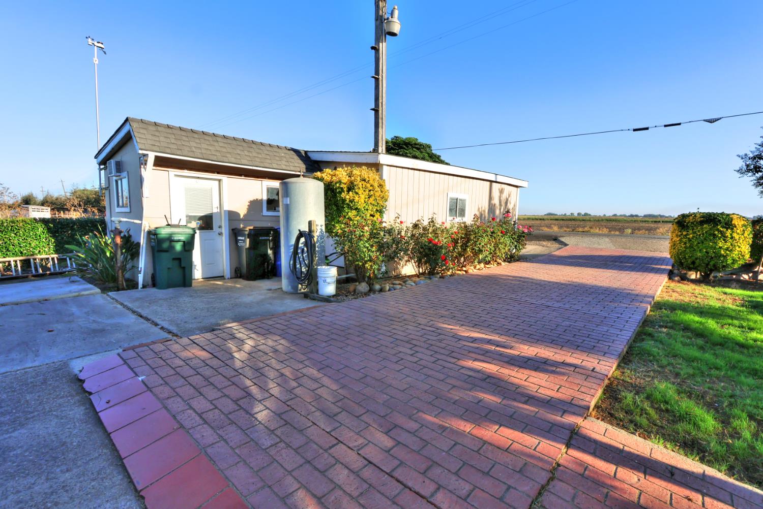 Walnut Grove, California, 95690, United States, 5 Bedrooms Bedrooms, ,3 BathroomsBathrooms,Residential,For Sale,1957042