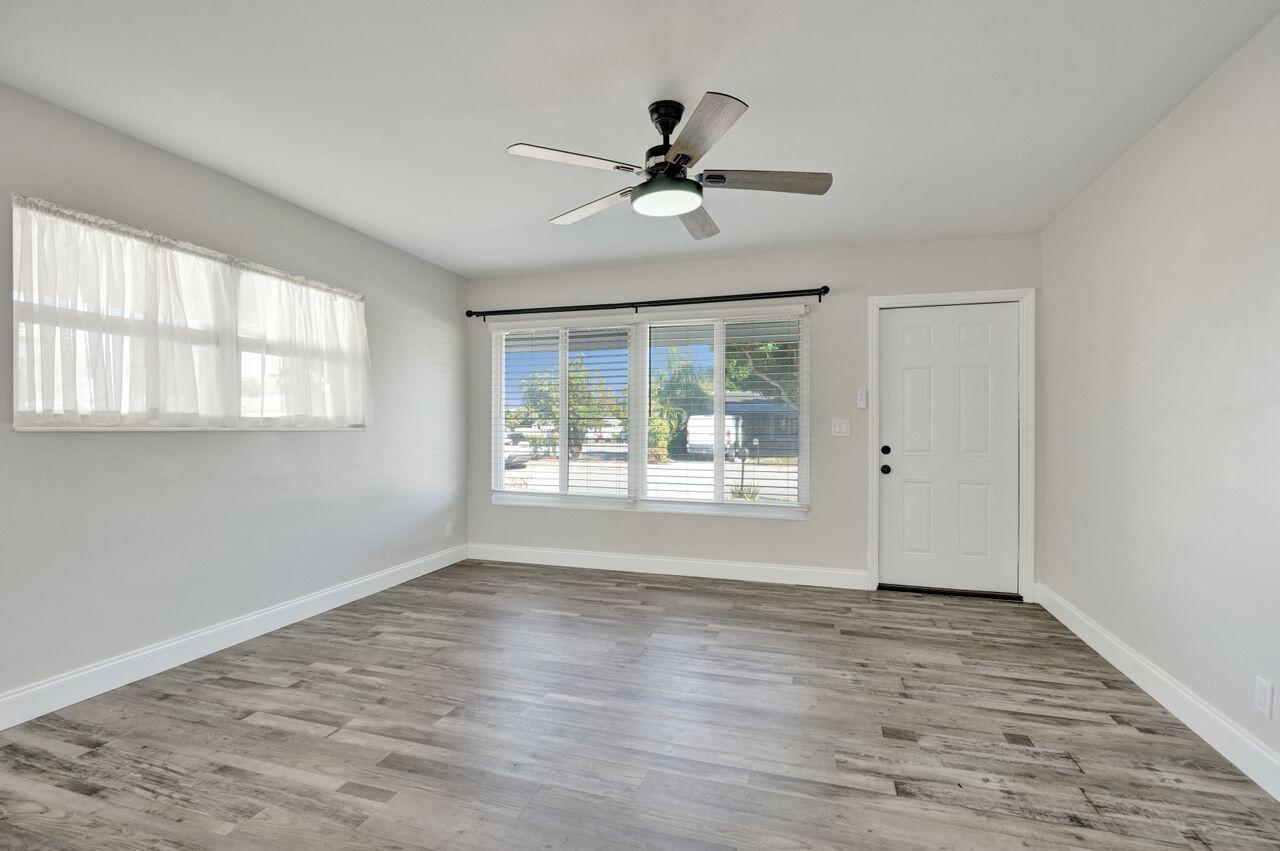 Lake Worth Beach, Florida, 33460, United States, 3 Bedrooms Bedrooms, ,2 BathroomsBathrooms,Residential,For Sale,1992911