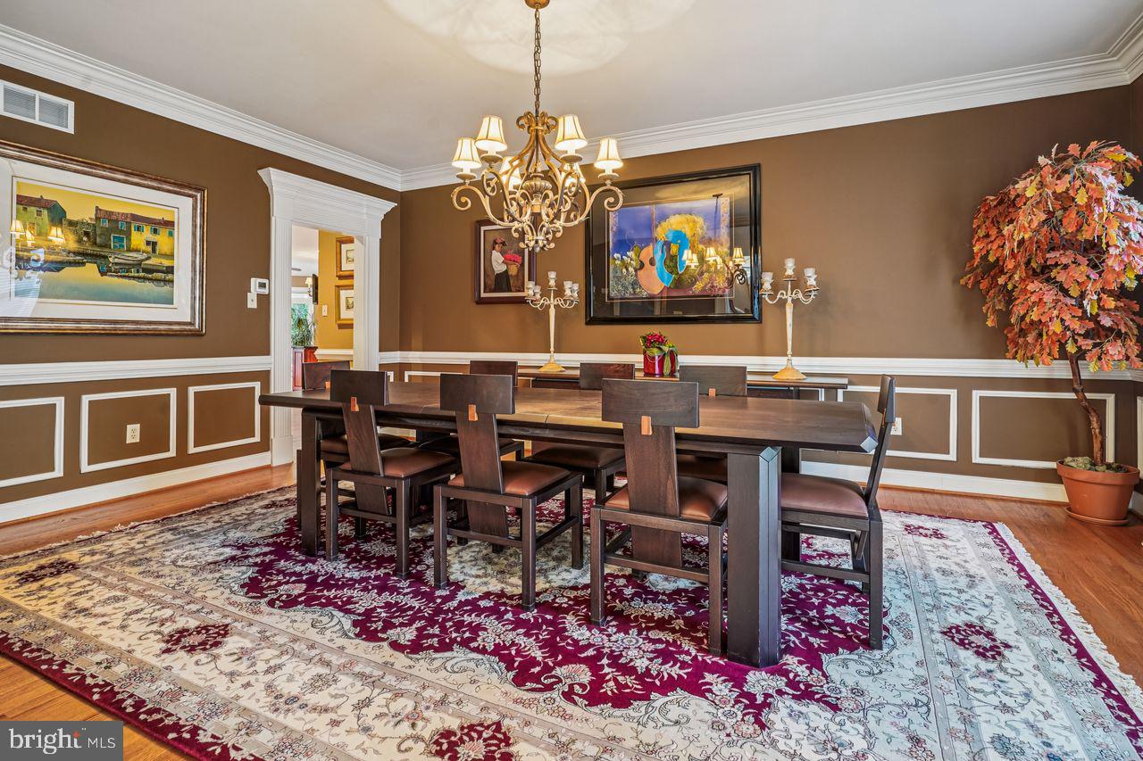 North Bethesda, Maryland, 20852, United States, 5 Bedrooms Bedrooms, ,5 BathroomsBathrooms,Residential,For Sale,1991971