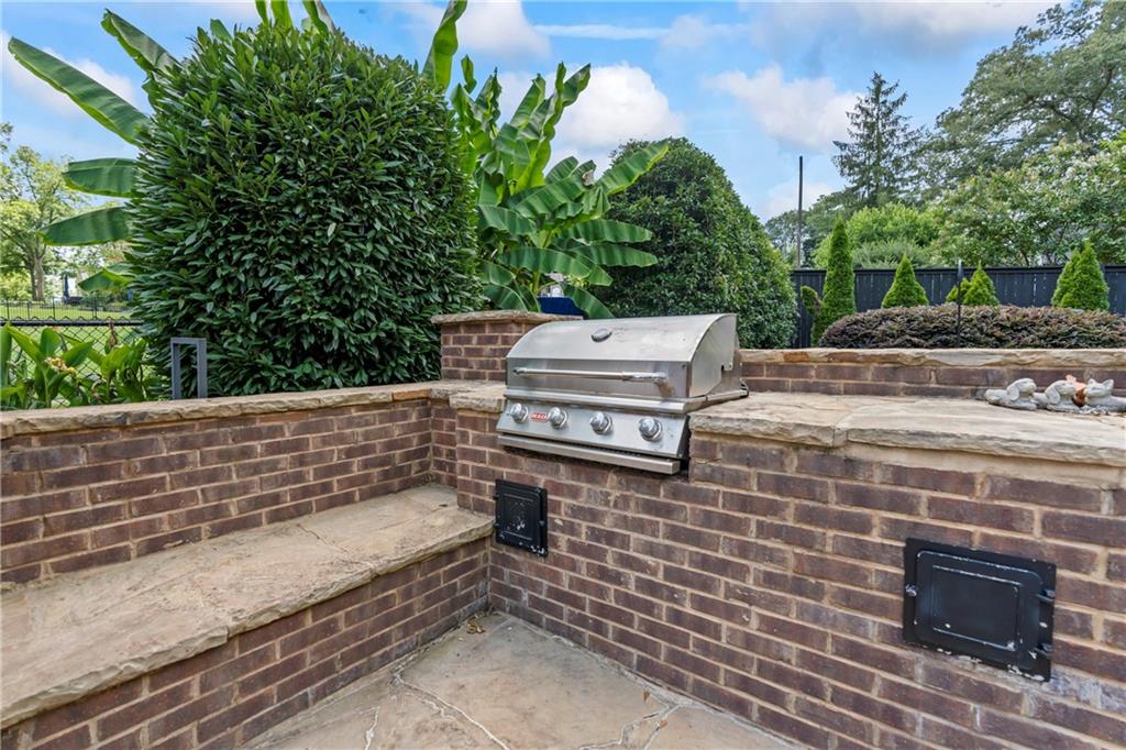 Marietta, Georgia, 30060, United States, 5 Bedrooms Bedrooms, ,4 BathroomsBathrooms,Residential,For Sale,1973923