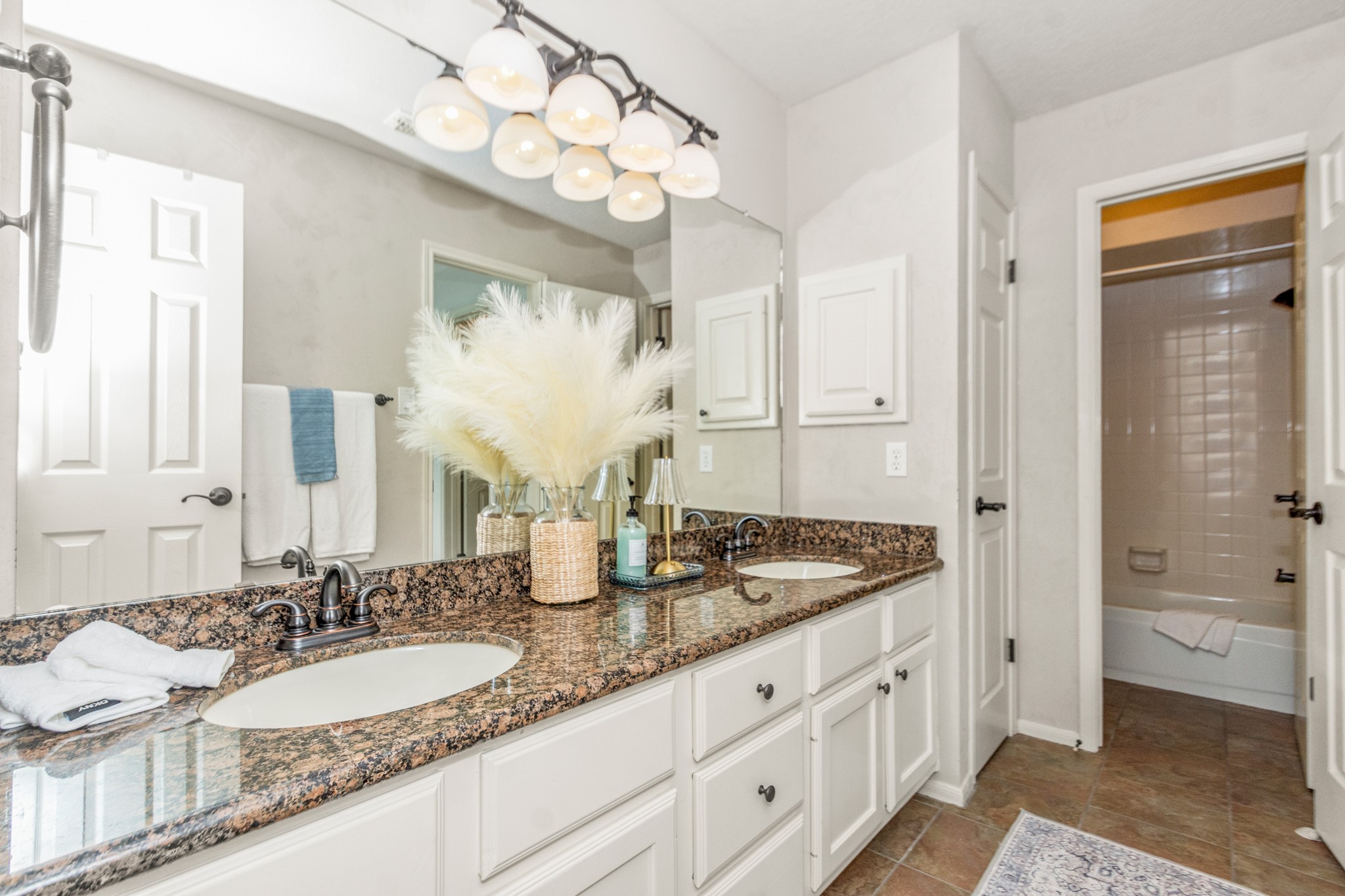Houston, Texas, 77058, United States, 3 Bedrooms Bedrooms, ,4 BathroomsBathrooms,Residential,For Sale,1924880
