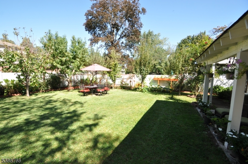 Burlington, Springfield Township`, New Jersey, 07081, United States, 4 Bedrooms Bedrooms, ,3 BathroomsBathrooms,Residential,For Sale,1979460