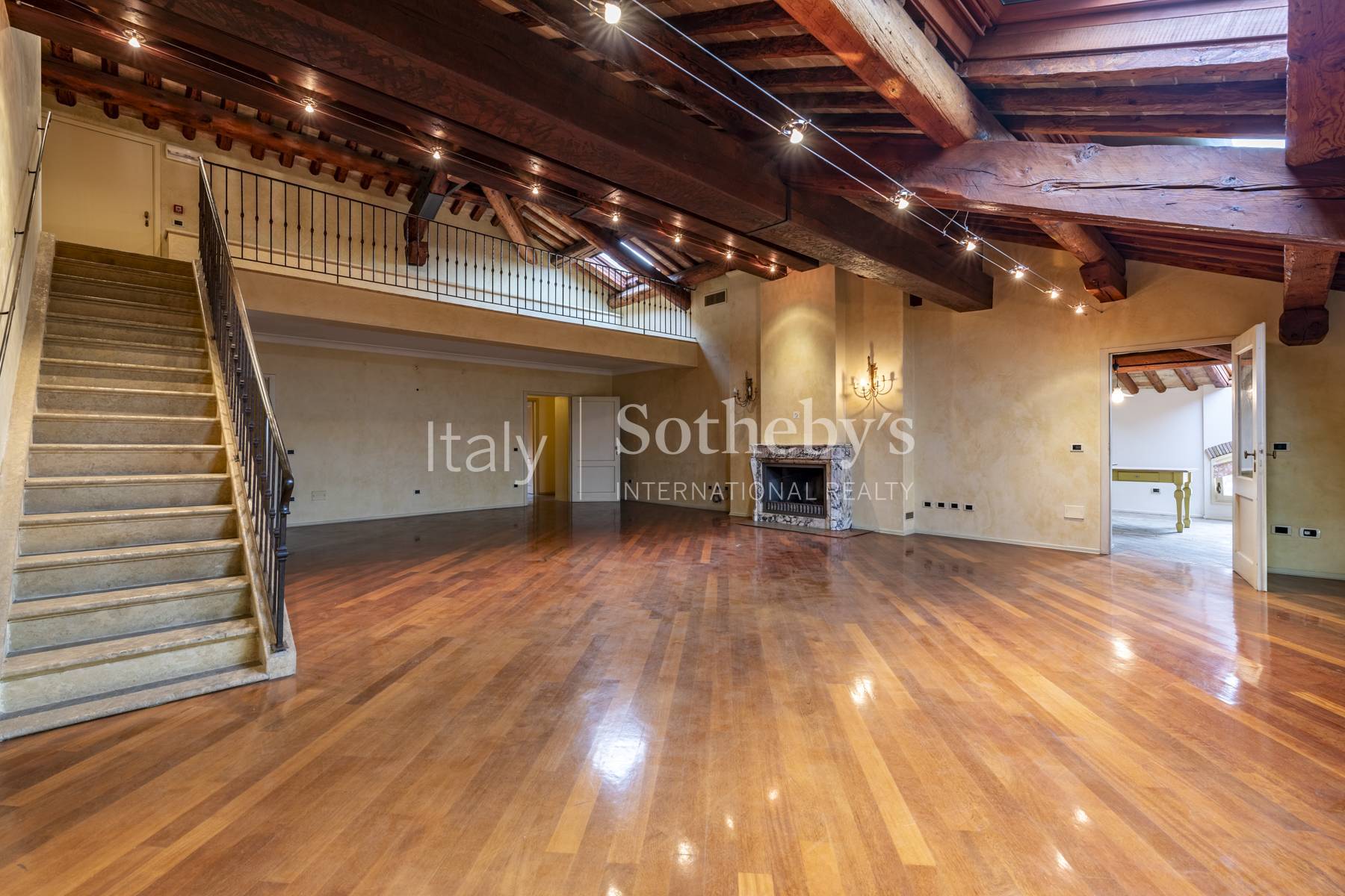  Exclusive penthouse in the historic center of Padua - 物件實景