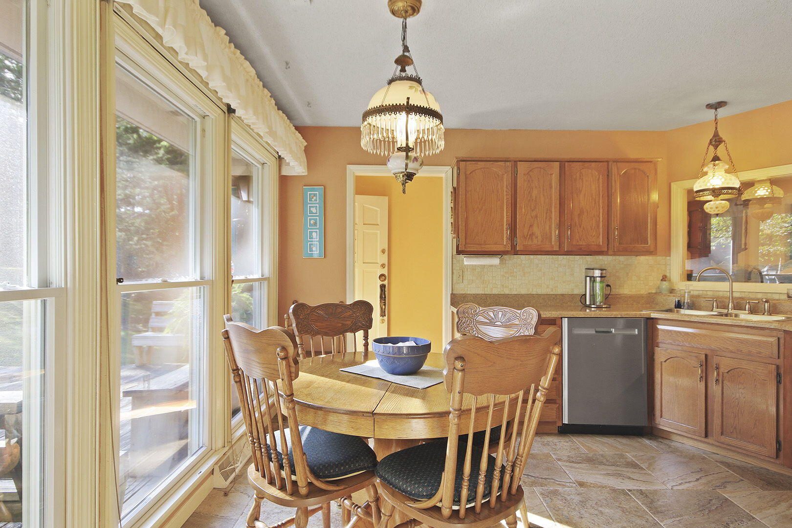 COLUMBIA, Missouri, 65203, United States, 5 Bedrooms Bedrooms, ,3 BathroomsBathrooms,Residential,For Sale,1975322