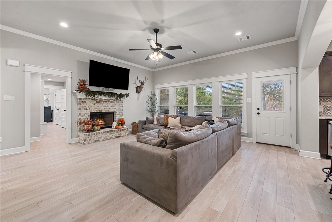 College Station, Texas, 77845, United States, 4 Bedrooms Bedrooms, ,3 BathroomsBathrooms,Residential,For Sale,1976837