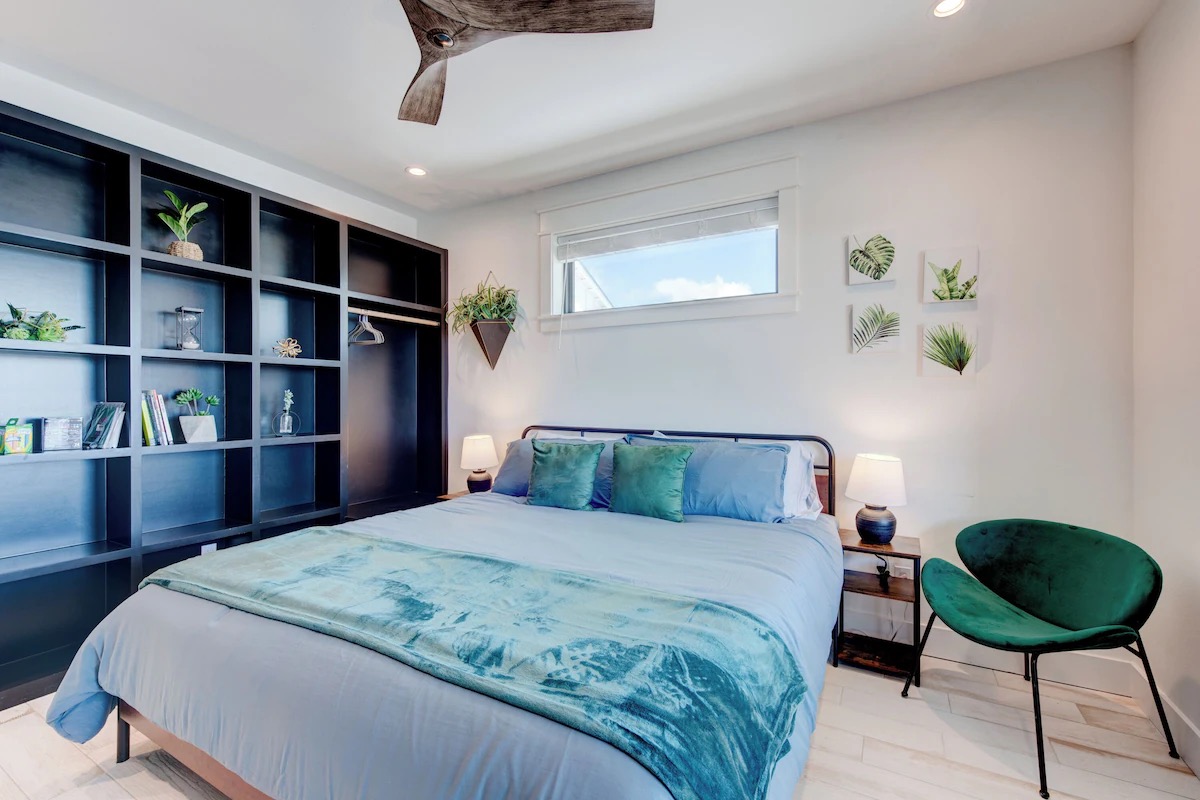 Port Aransas, Texas, 78373, United States, 5 Bedrooms Bedrooms, ,4 BathroomsBathrooms,Residential,For Sale,1982131