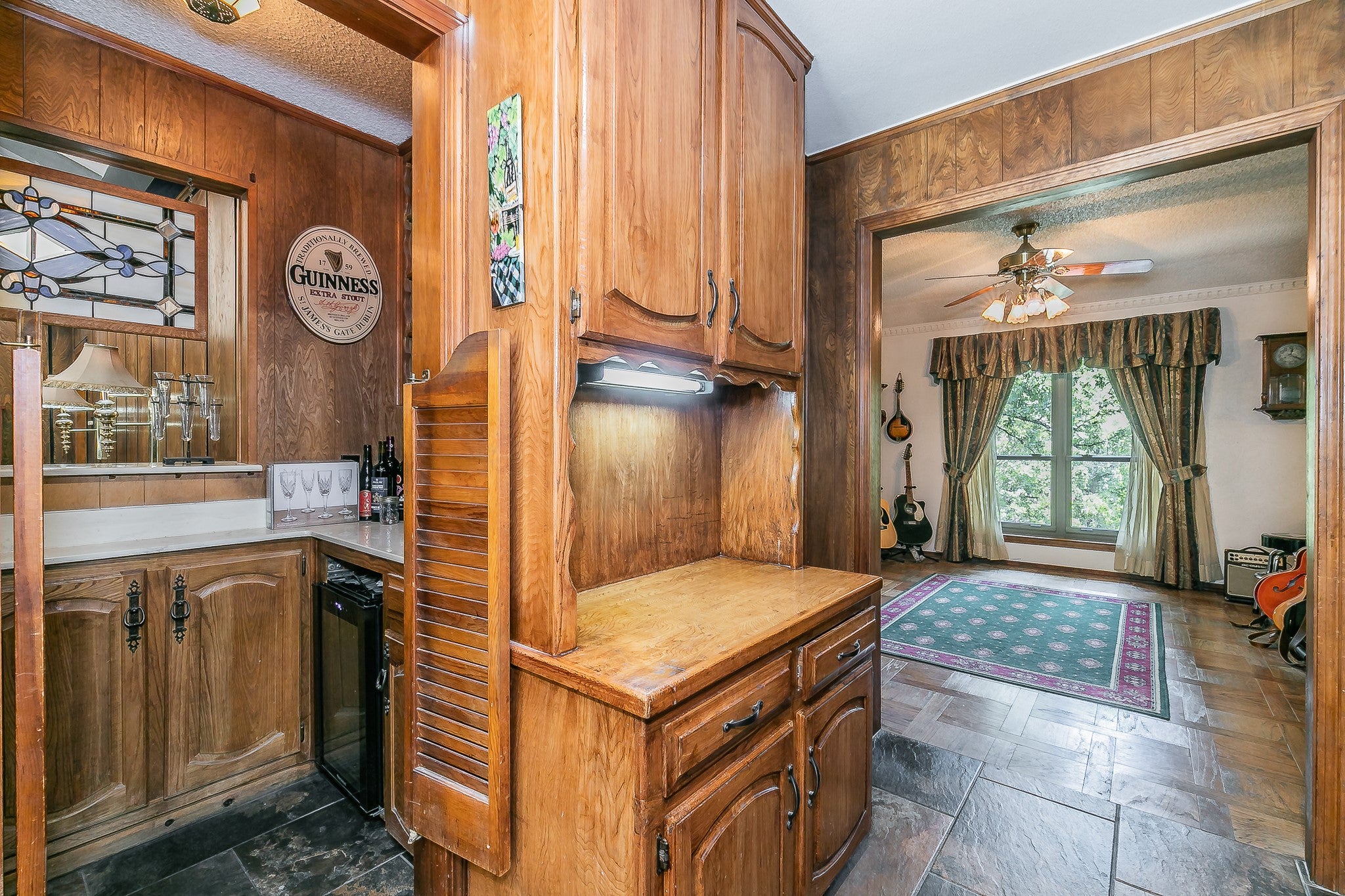 Arlington, Texas, 76012, United States, 3 Bedrooms Bedrooms, ,3 BathroomsBathrooms,Residential,For Sale,1976983