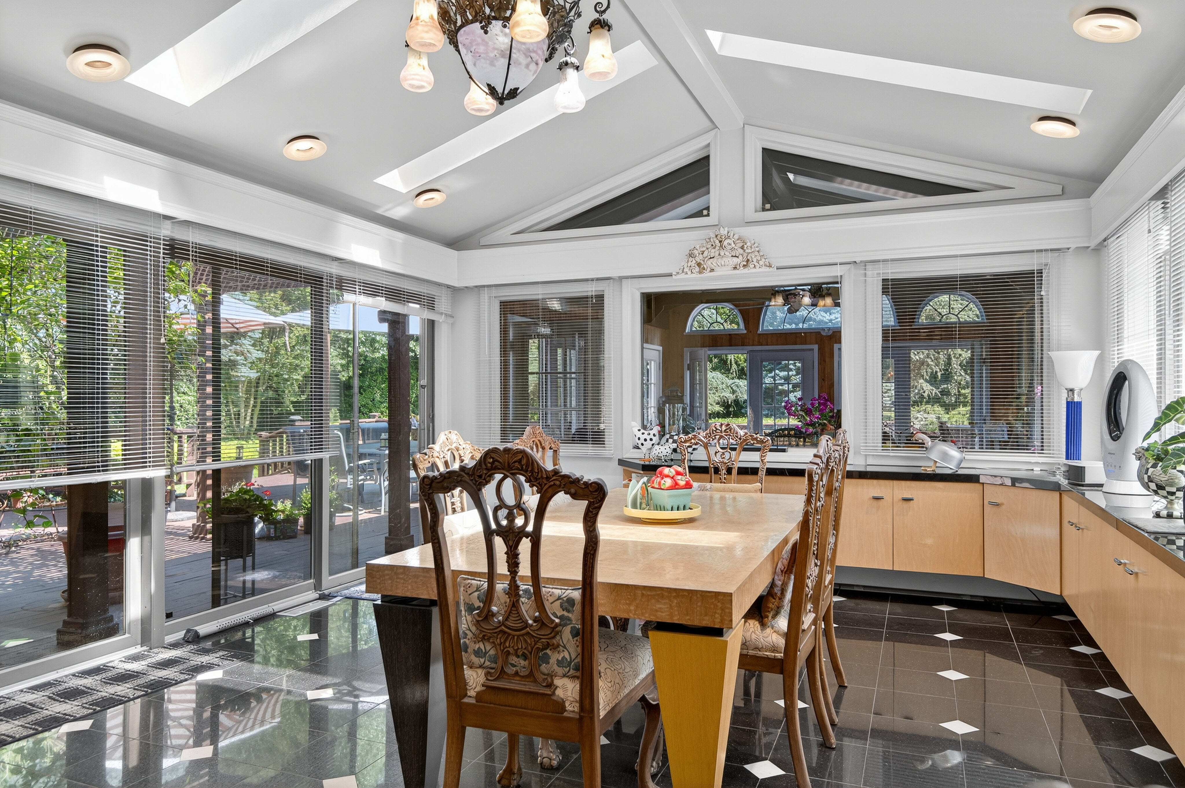  9 Applegreen Drive, Old Westbury, NY 11568 - 物件實景