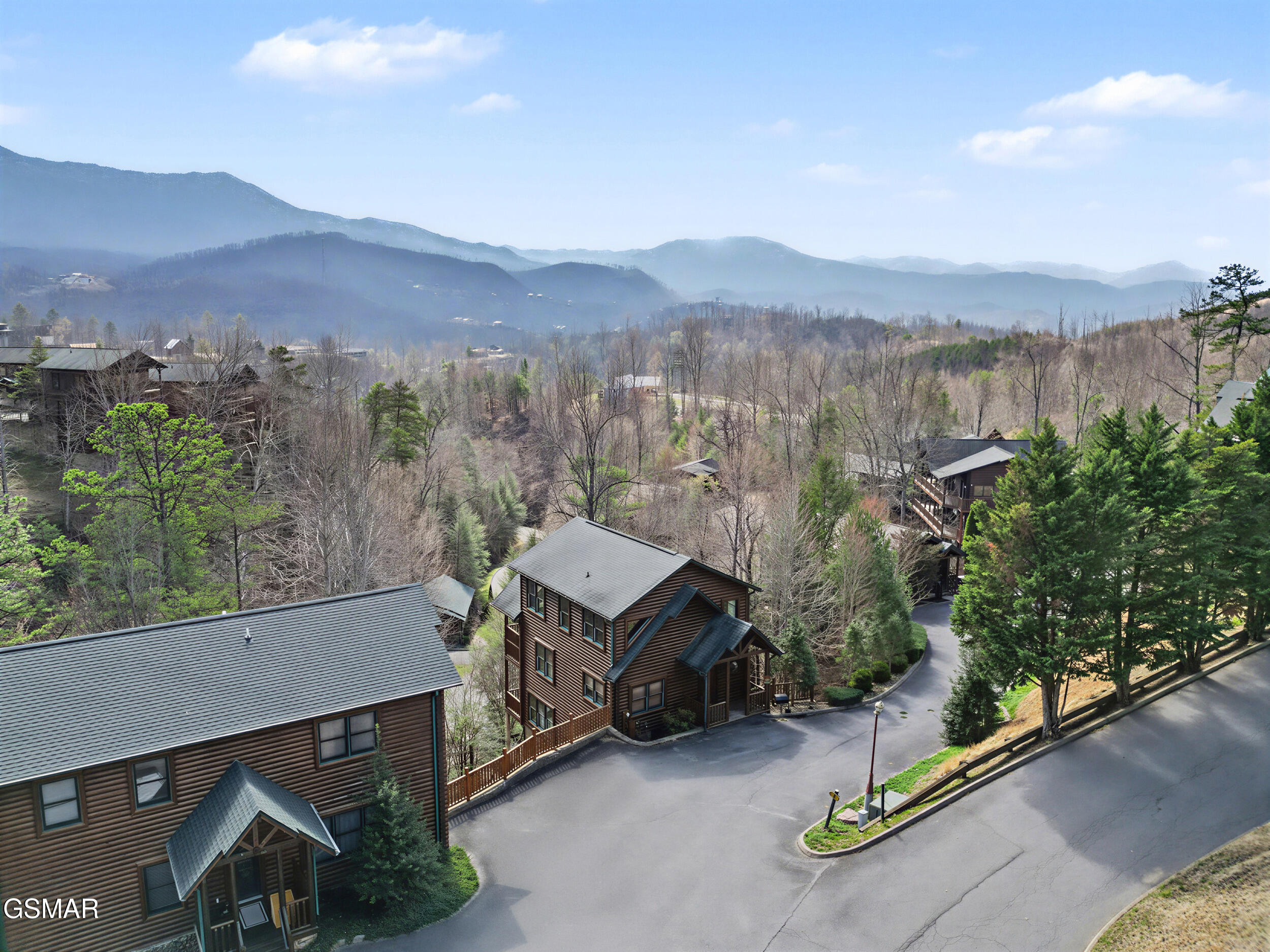 Gatlinburg, Tennessee, 37738, United States, 2 Bedrooms Bedrooms, ,3 BathroomsBathrooms,Residential,For Sale,2024380