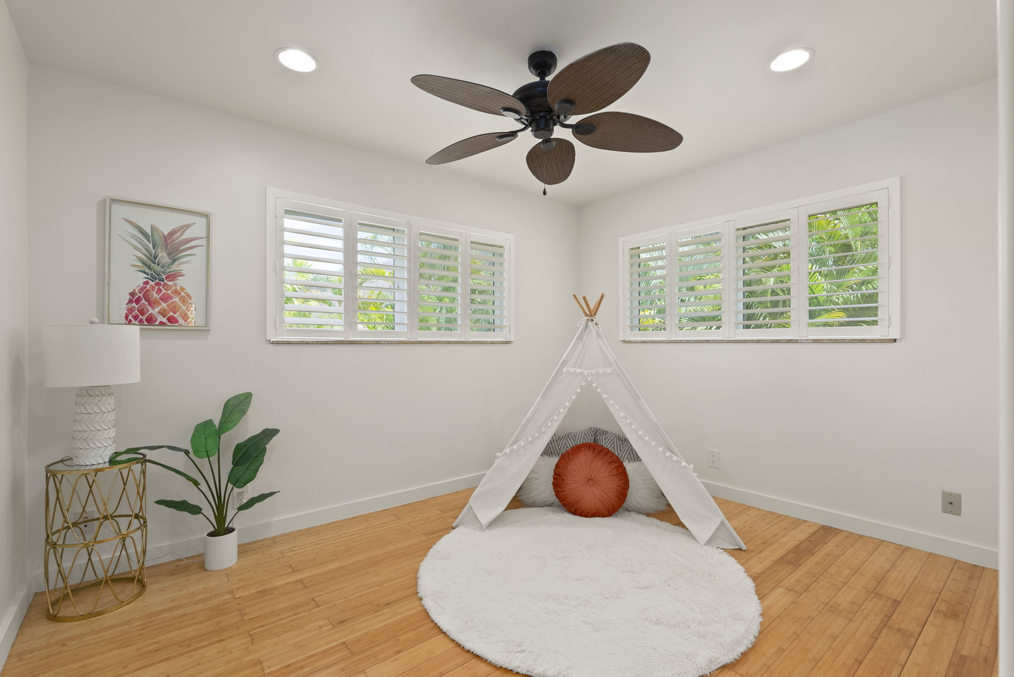 Kailua, Hawaii, 96734, United States, 6 Bedrooms Bedrooms, ,4 BathroomsBathrooms,Residential,For Sale,1981977