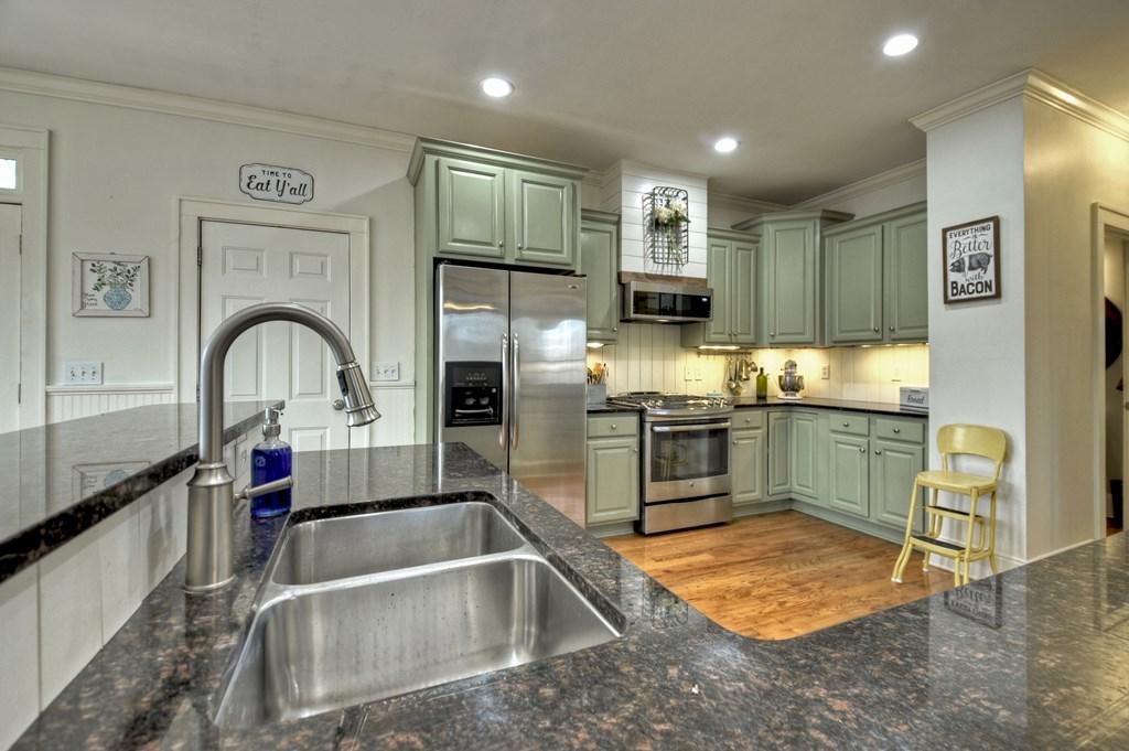 Talking Rock, Georgia, 30175, United States, 4 Bedrooms Bedrooms, ,4 BathroomsBathrooms,Residential,For Sale,1692764