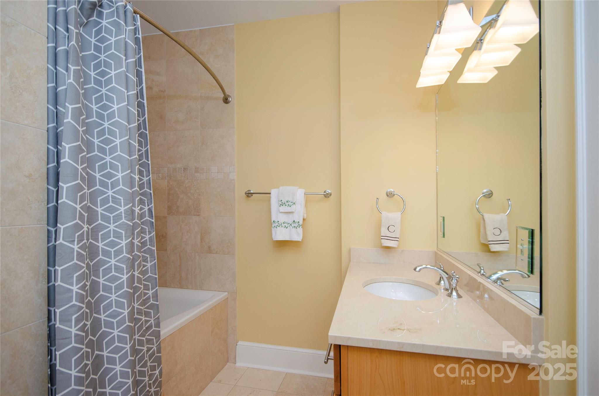 Asheville, North Carolina, 28801, United States, 2 Bedrooms Bedrooms, ,2 BathroomsBathrooms,Residential,For Sale,1827060