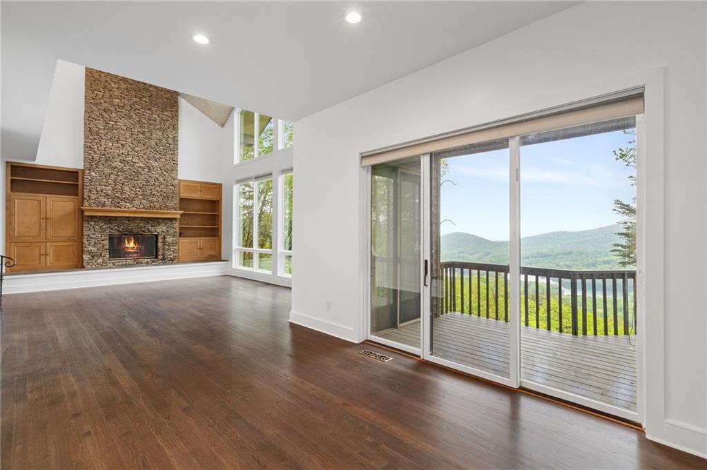 Jasper, Georgia, 30143, United States, 5 Bedrooms Bedrooms, ,4 BathroomsBathrooms,Residential,For Sale,1798318