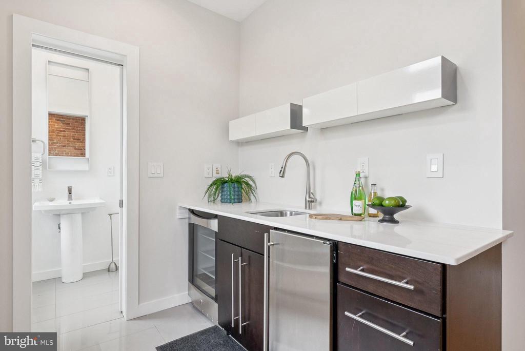 Washington, District of Columbia, 20001, United States, 6 Bedrooms Bedrooms, ,6 BathroomsBathrooms,Residential,For Sale,1983569