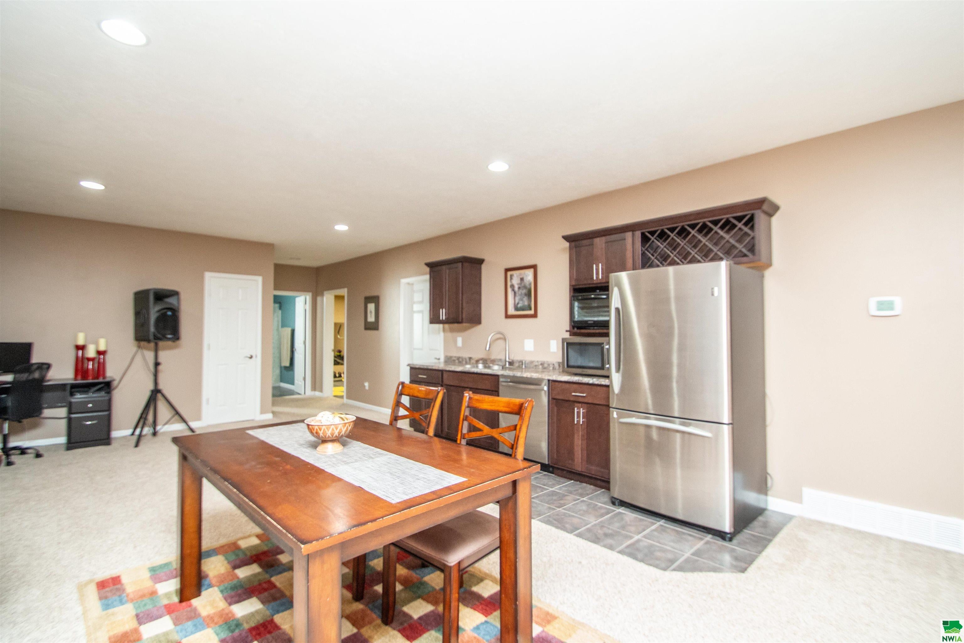 Dakota Dunes, South Dakota, 57049, United States, 4 Bedrooms Bedrooms, ,3 BathroomsBathrooms,Residential,For Sale,1937914
