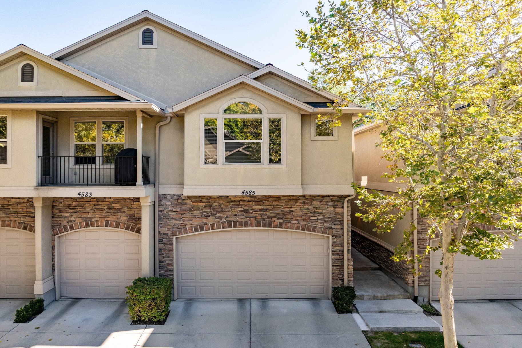  Private Millcreek Townhome with Fenced Backyard & Vaulted Ceilings - 物件實景