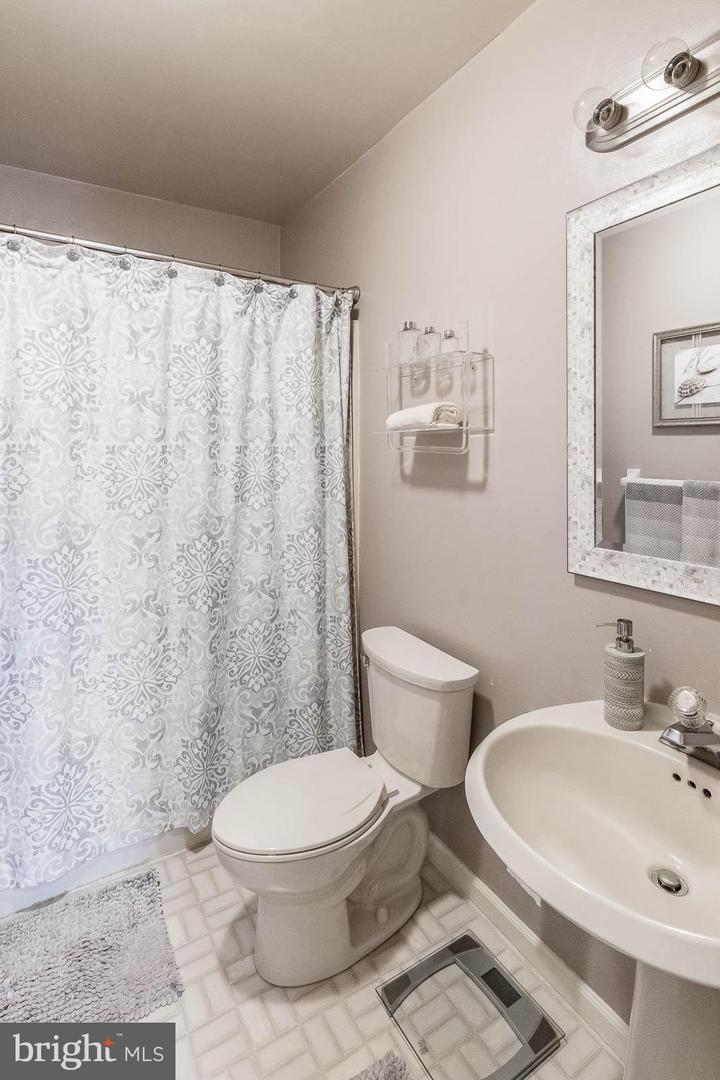 Chalfont, Pennsylvania, 18914, United States, 4 Bedrooms Bedrooms, ,4 BathroomsBathrooms,Residential,For Sale,1991074