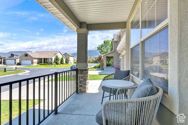 Kaysville, Utah, 84037, United States, 5 Bedrooms Bedrooms, ,4 BathroomsBathrooms,Residential,For Sale,1935235