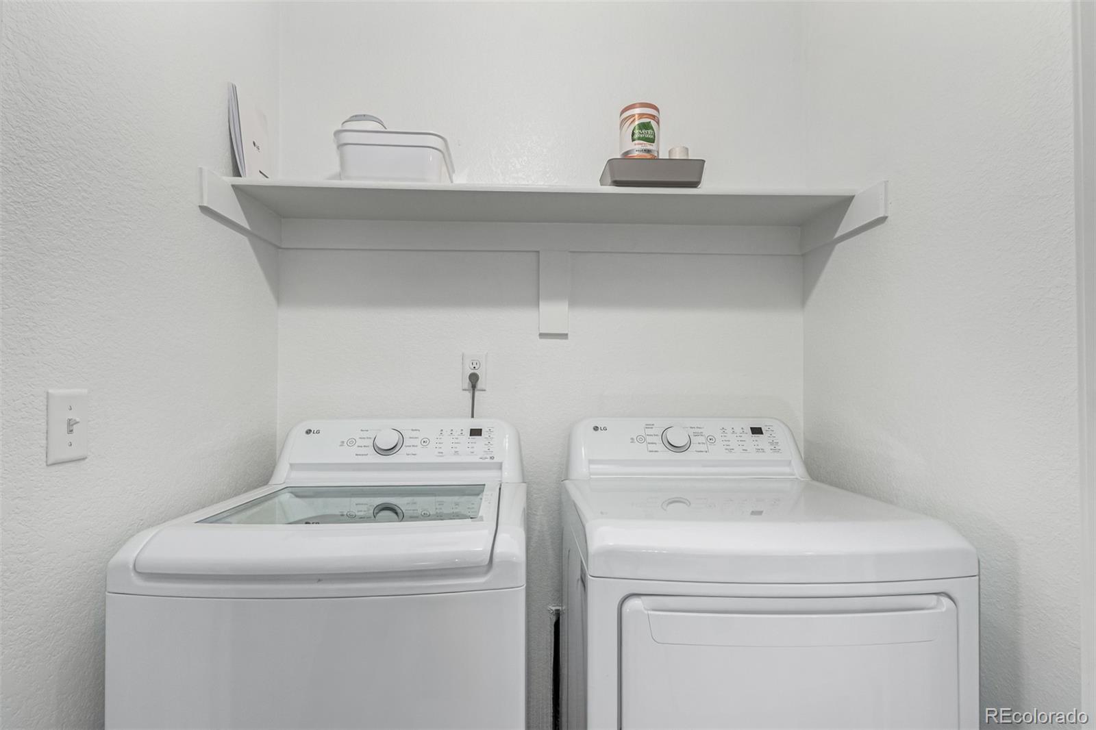 Arvada, Colorado, 80004, United States, 3 Bedrooms Bedrooms, ,2 BathroomsBathrooms,Residential,For Sale,1973817