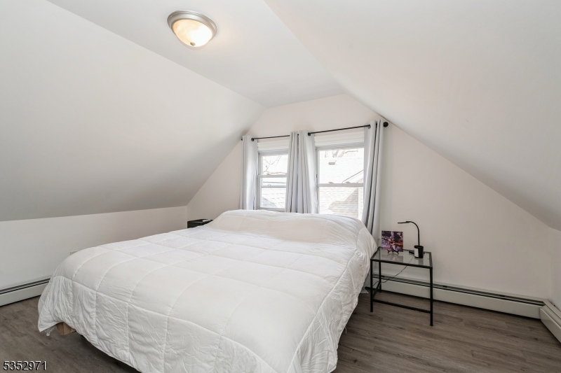 Ridgefield Boro, New Jersey, 07657, United States, 3 Bedrooms Bedrooms, ,2 BathroomsBathrooms,Residential,For Sale,1907428