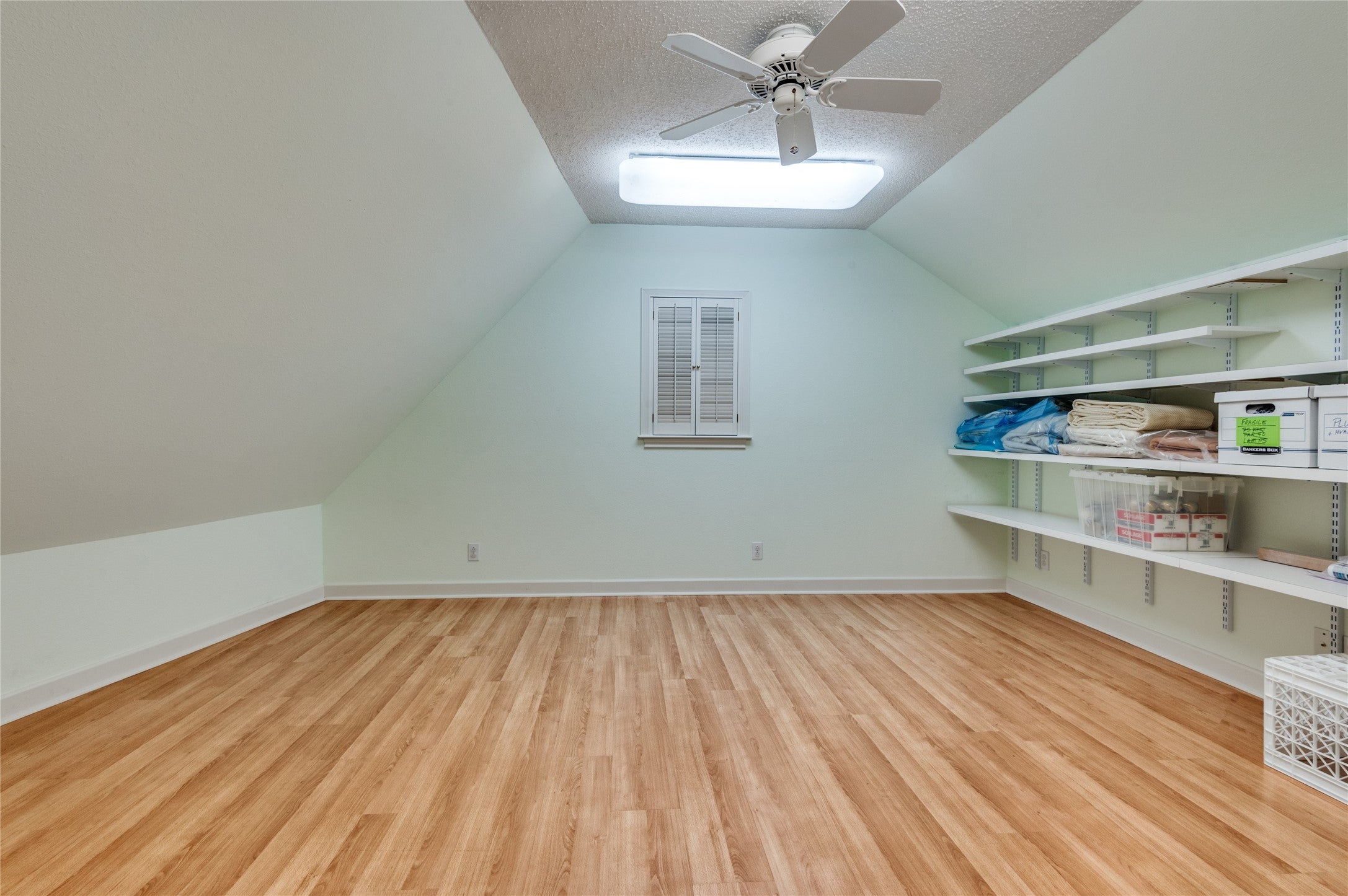 Bedford, Texas, 76021, United States, 5 Bedrooms Bedrooms, ,4 BathroomsBathrooms,Residential,For Sale,1976137