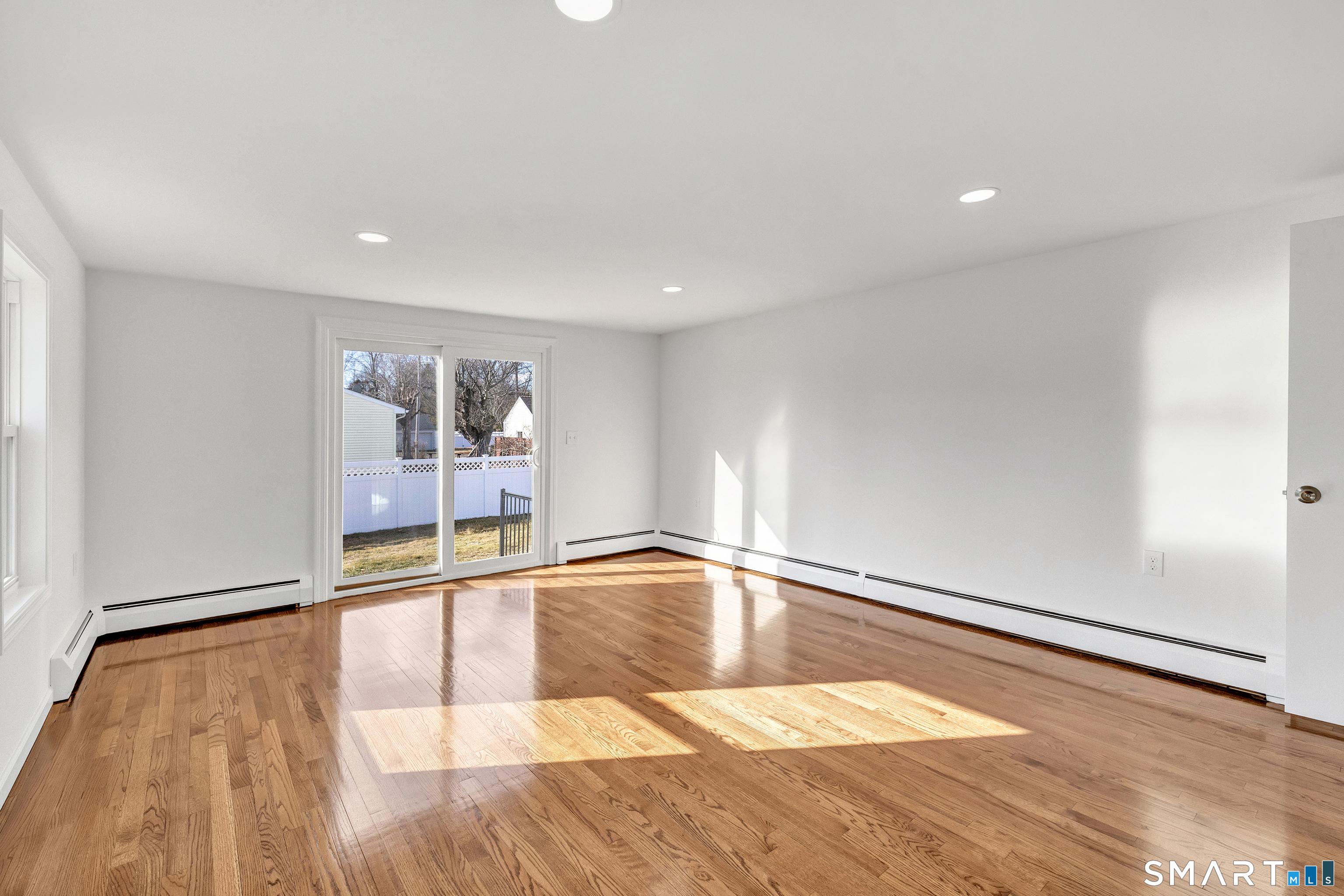 North Haven, Connecticut, 06473, United States, 3 Bedrooms Bedrooms, ,3 BathroomsBathrooms,Residential,For Sale,2011672